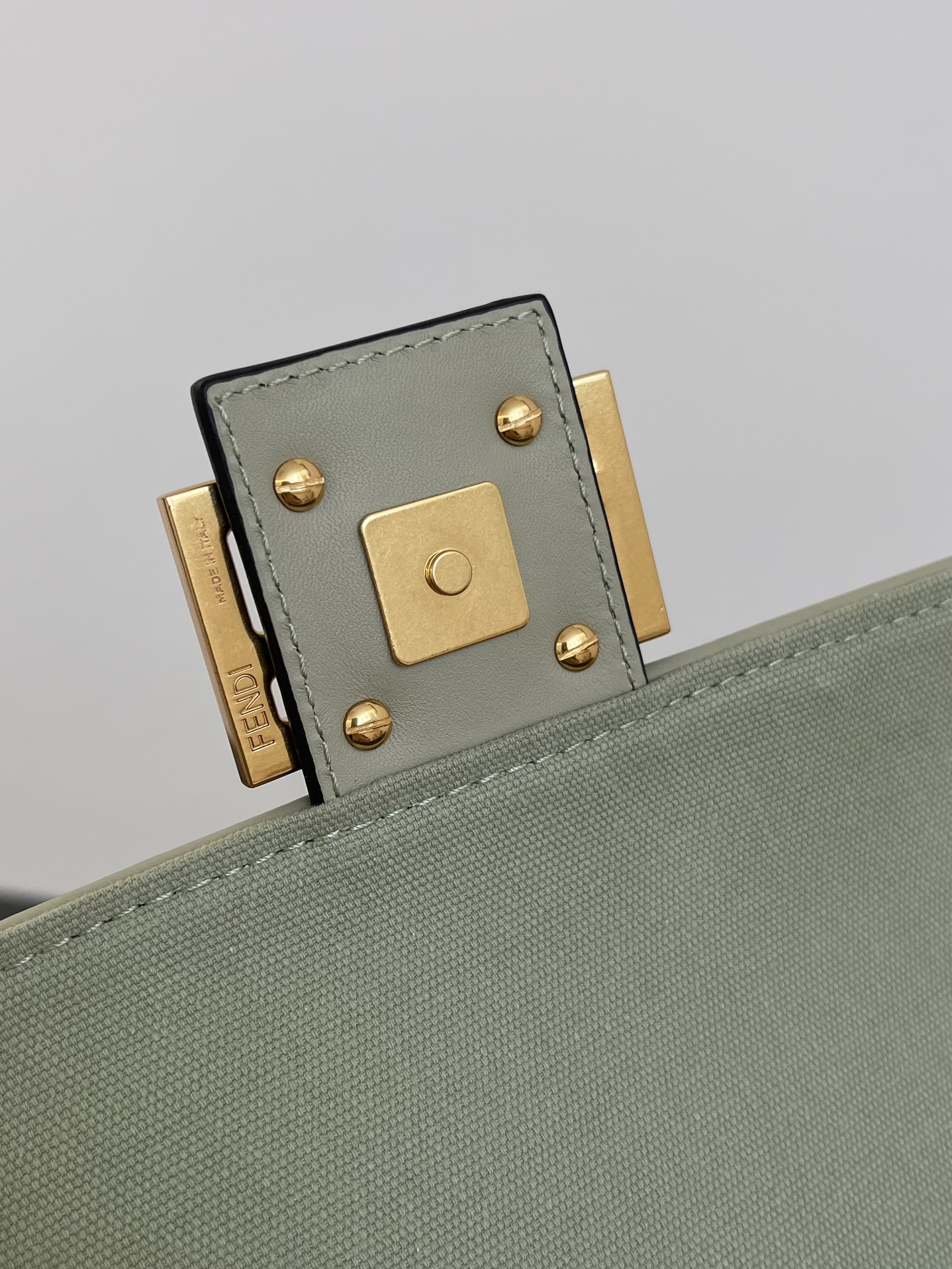 F**di baguette bag-26x14x4cm