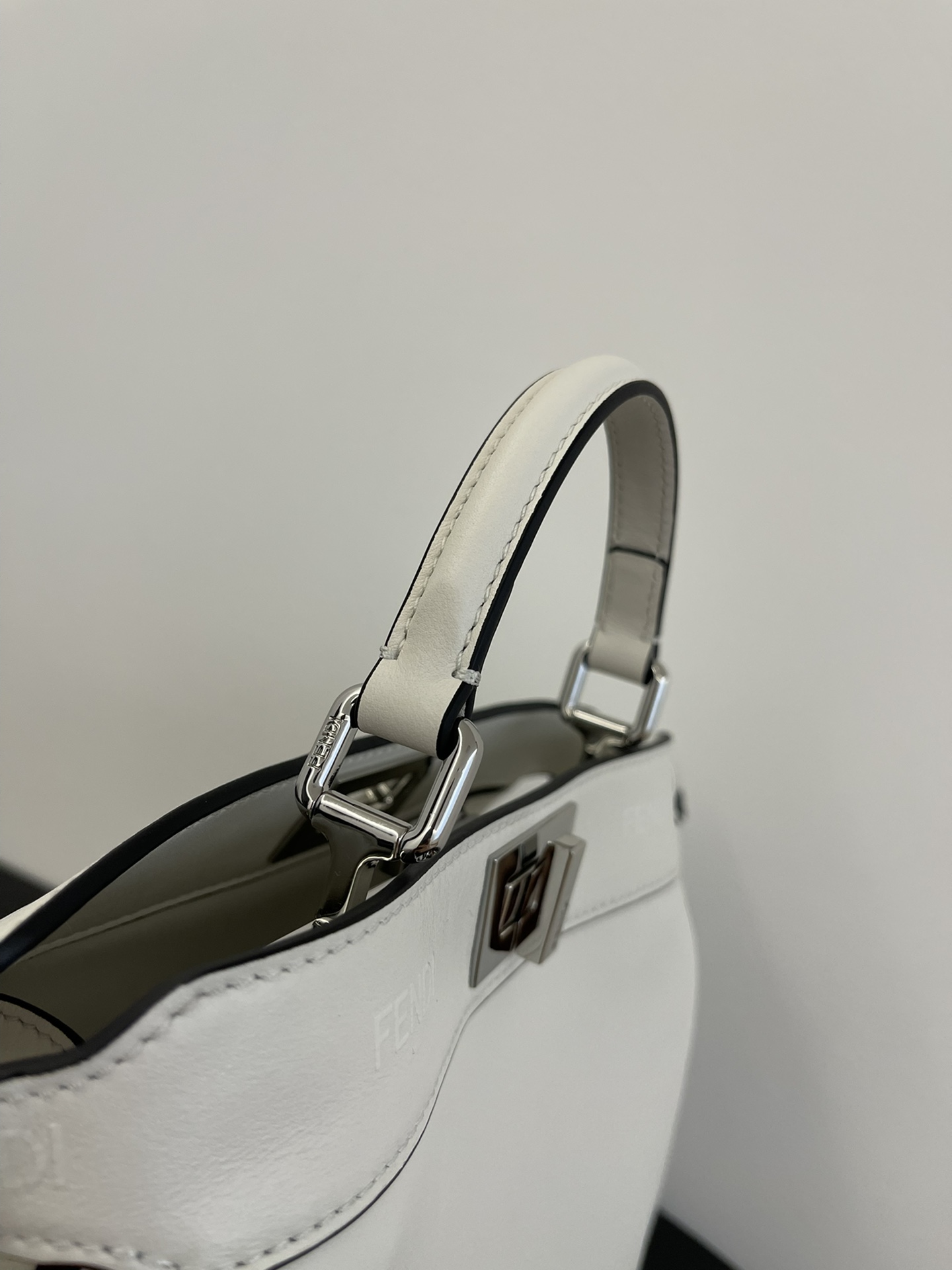 F**di peekaboo-27x21x9.5cm