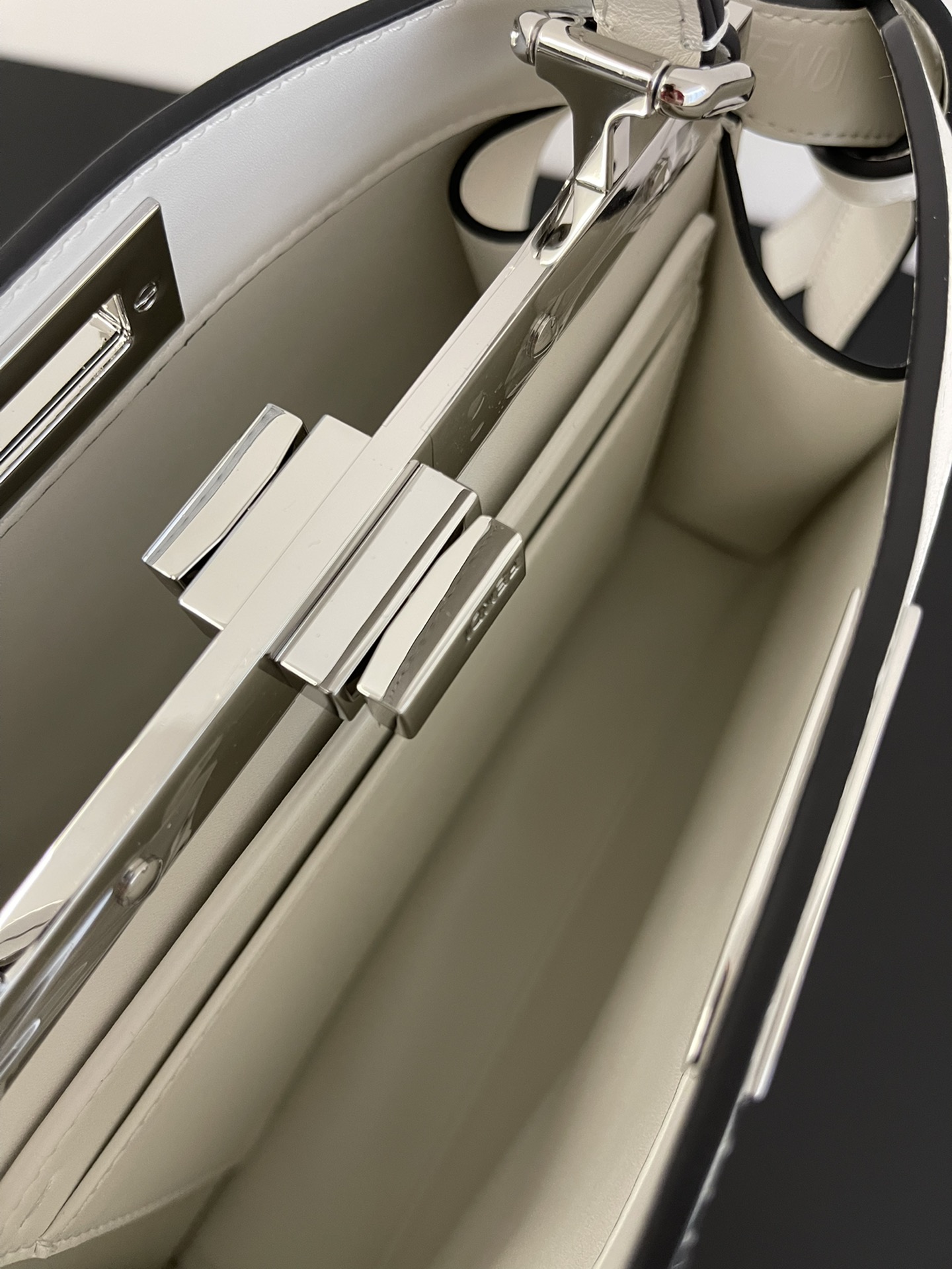 F**di peekaboo-27x21x9.5cm