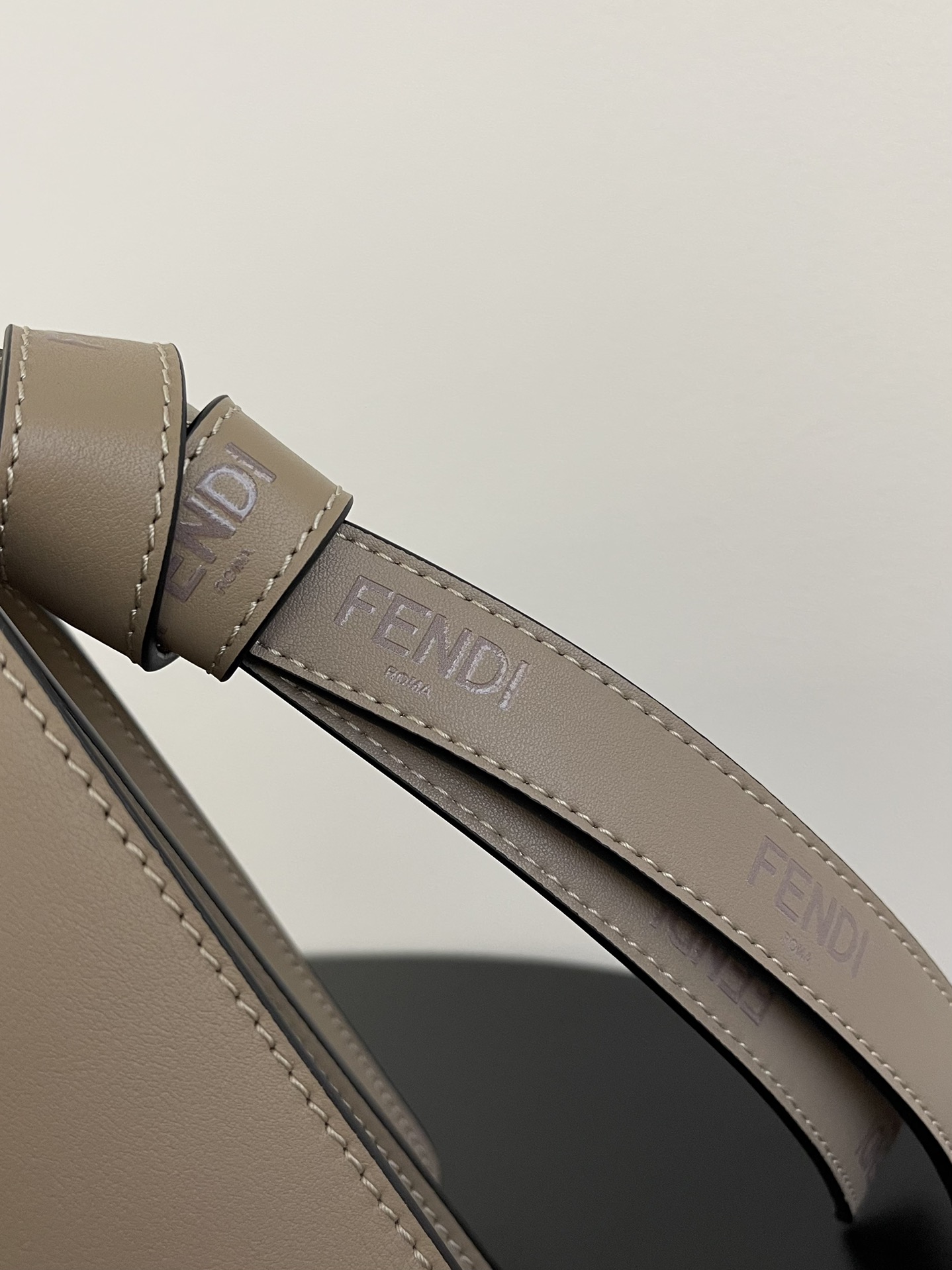 F**di peekaboo-27x21x9.5cm