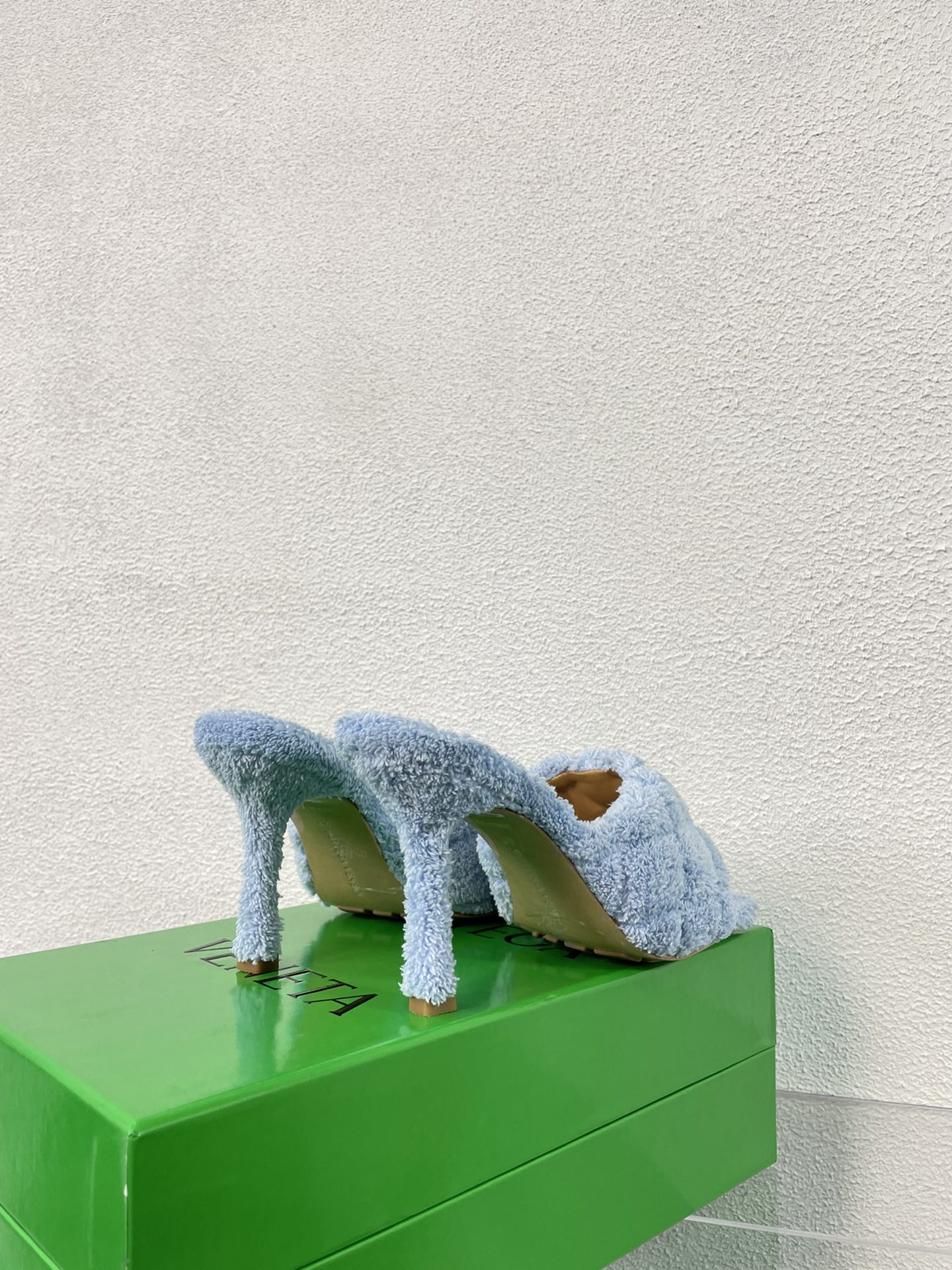 bo*te*ga Ve*ne*ta slippers