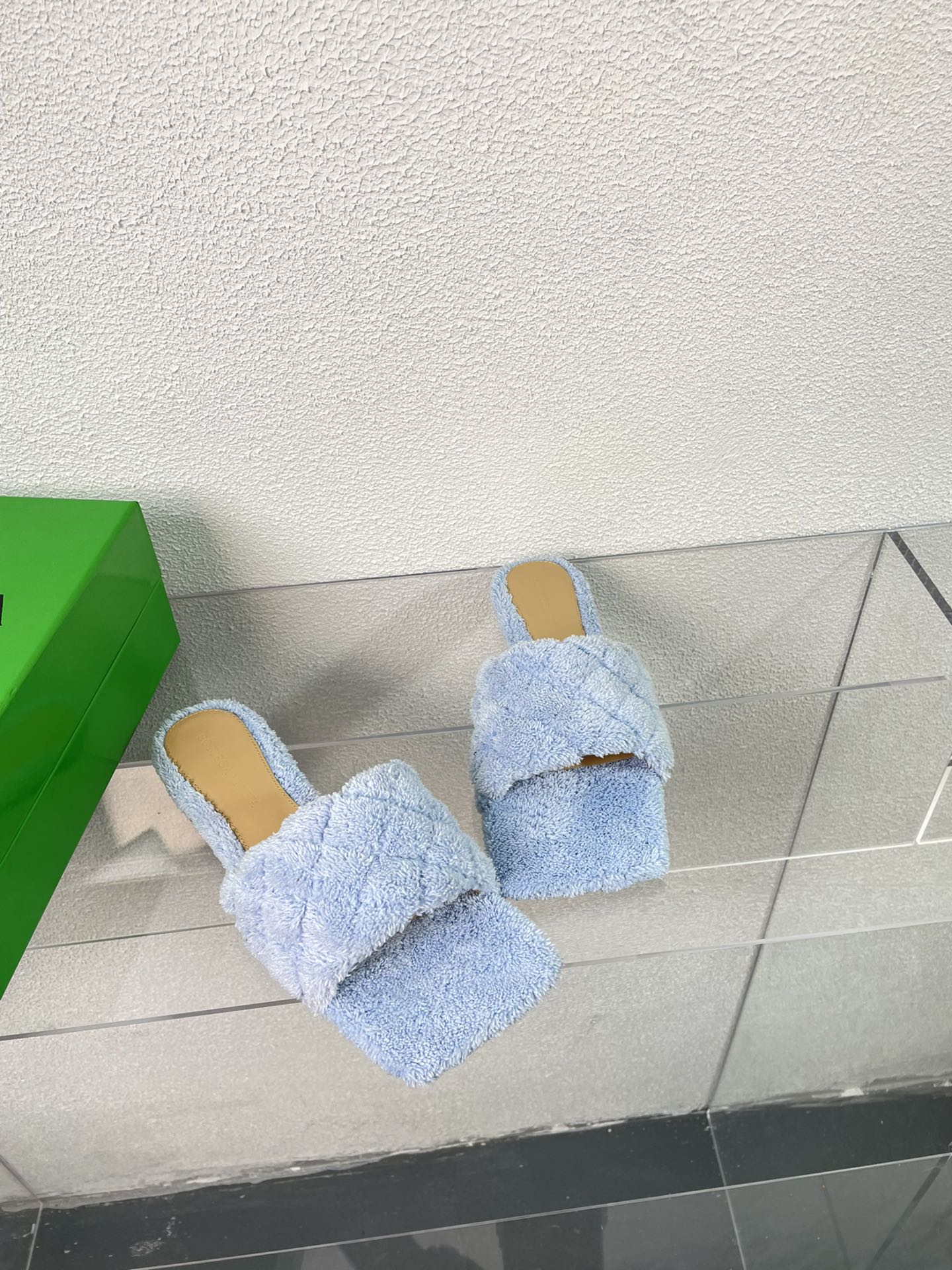 bo*te*ga Ve*ne*ta slippers