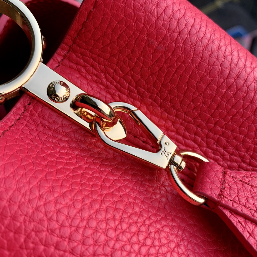 l0*is V*t0n capucines handlebag