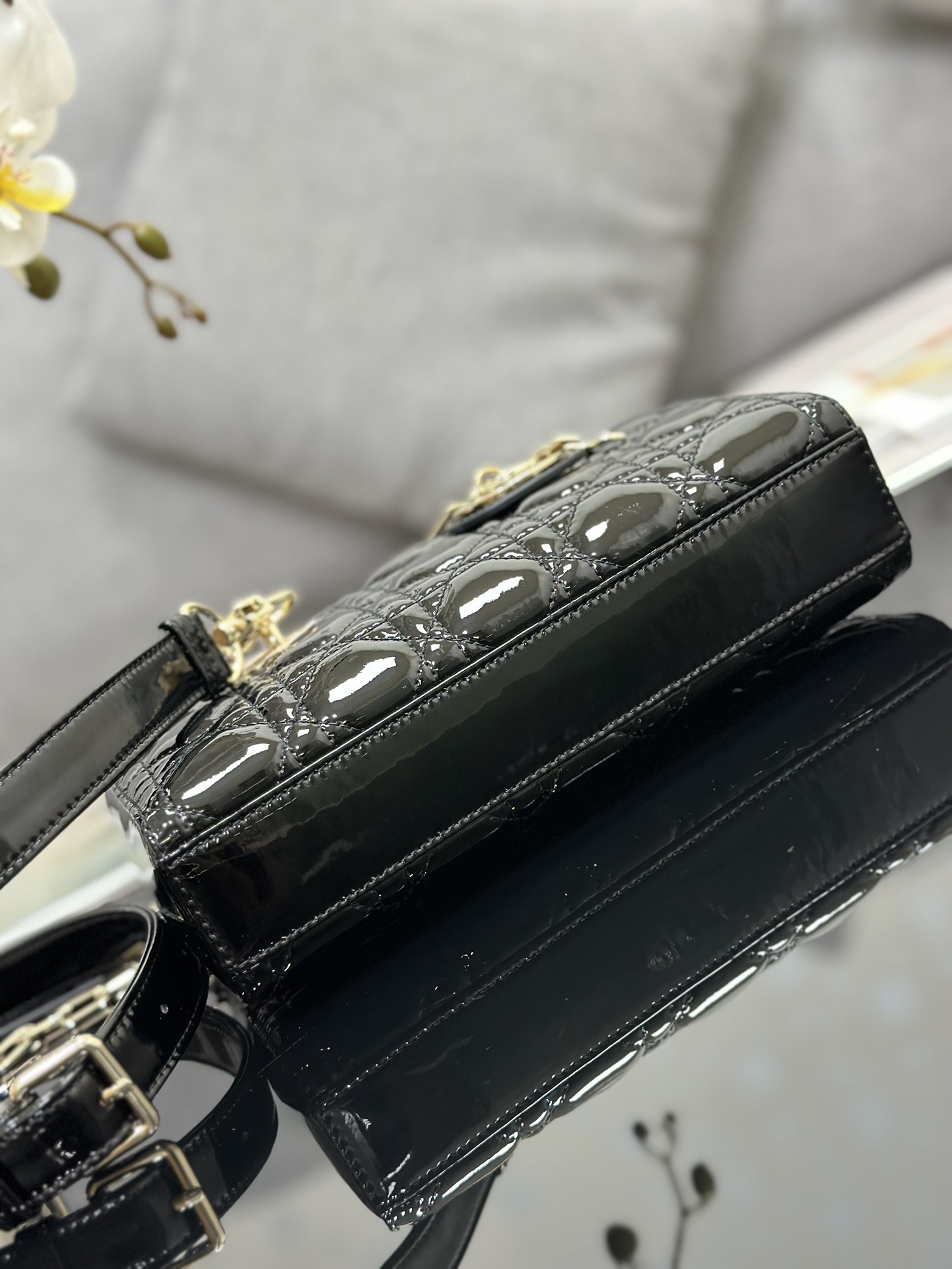 lady D*or handle bag-22*12*6cm