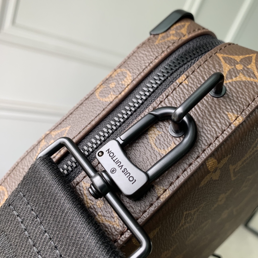 l0*is V*t0n handle soft trunk bag -m46689-25*15*7cm