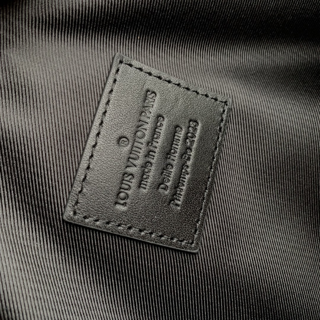 l0*is V*t0n handle soft trunk bag -m46689-25*15*7cm