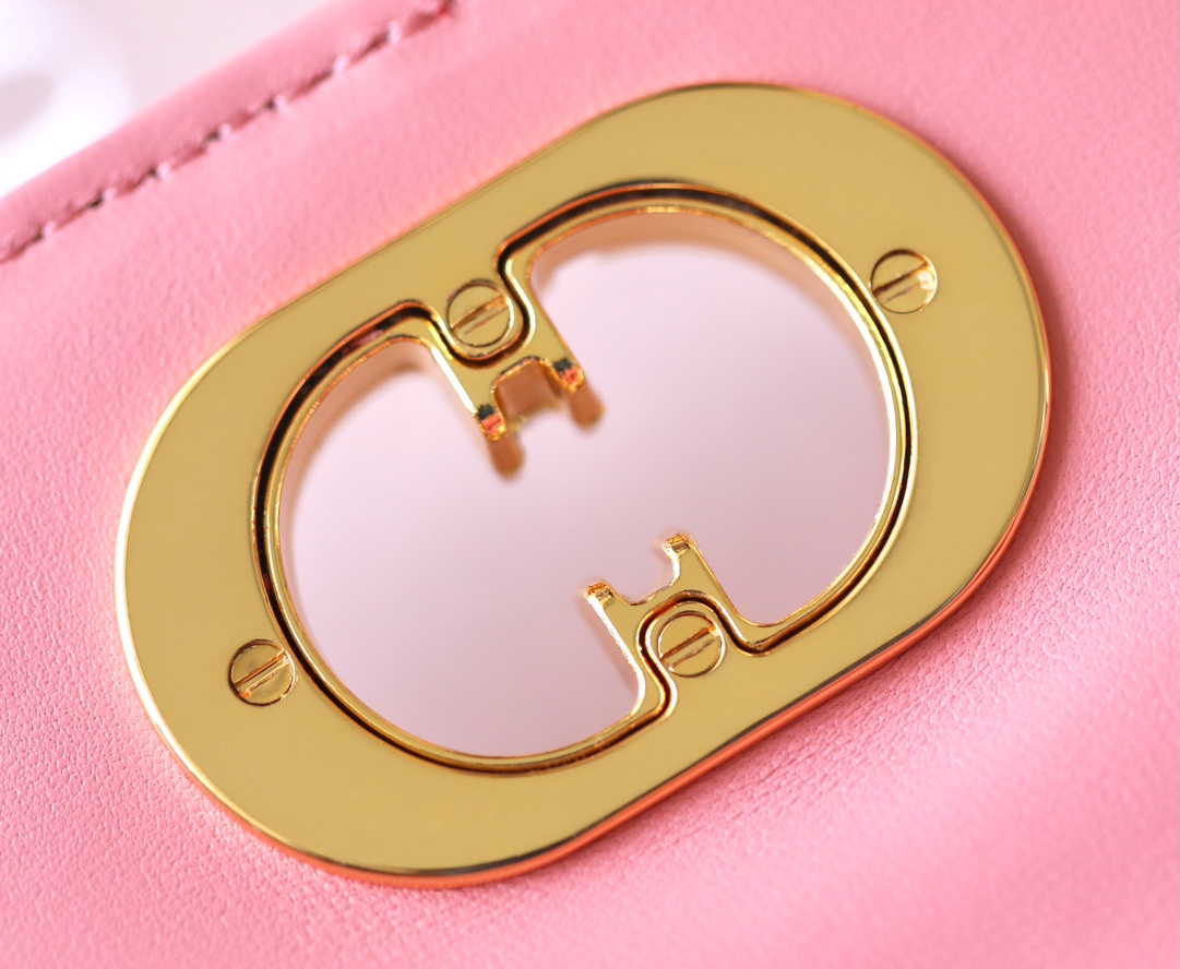 D*or caro bag- 19 x 13 x 5.5cm