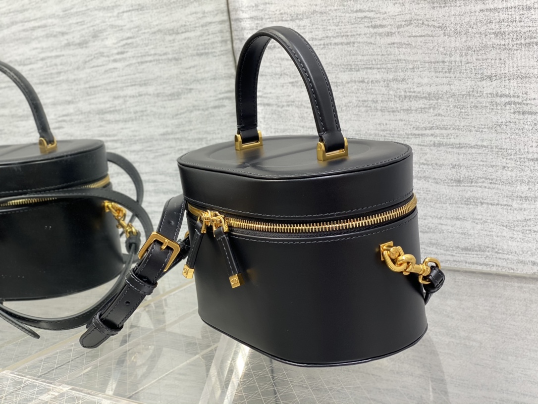 D*or signature vanity bag-24*14*18cm