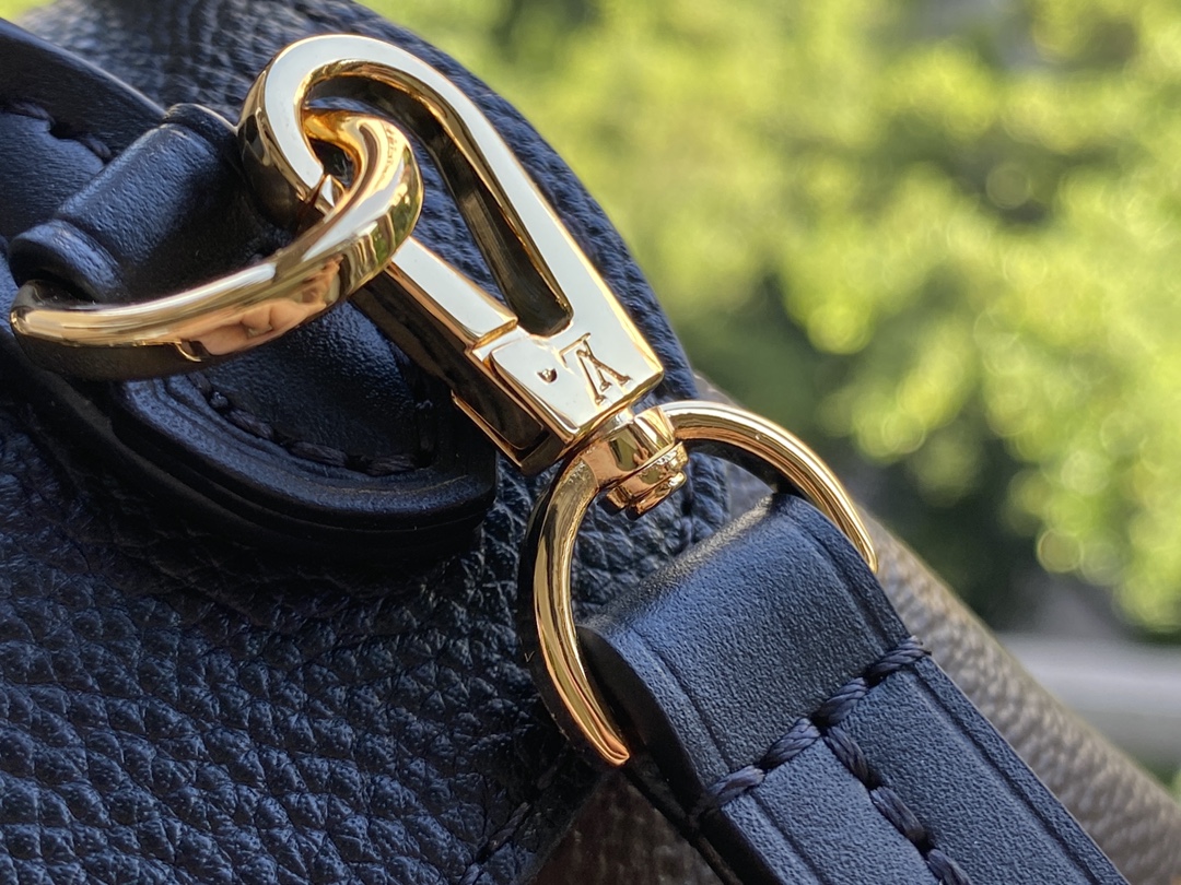 l0*is V*t0n montsouris backpack-17*20*10.5.cm