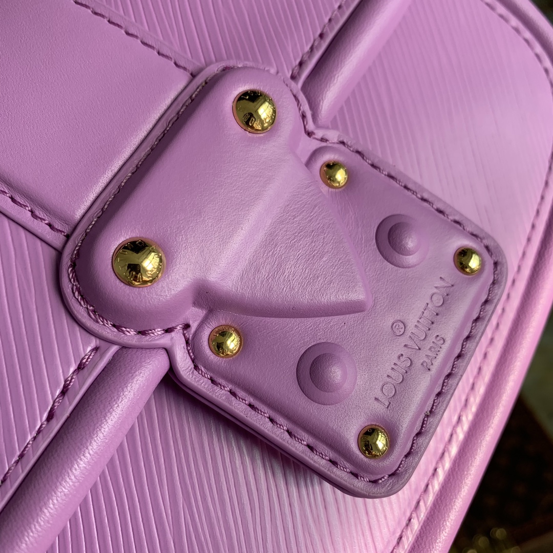 l0*is V*t0n hide & seek bag-21 x 15 x 8cm