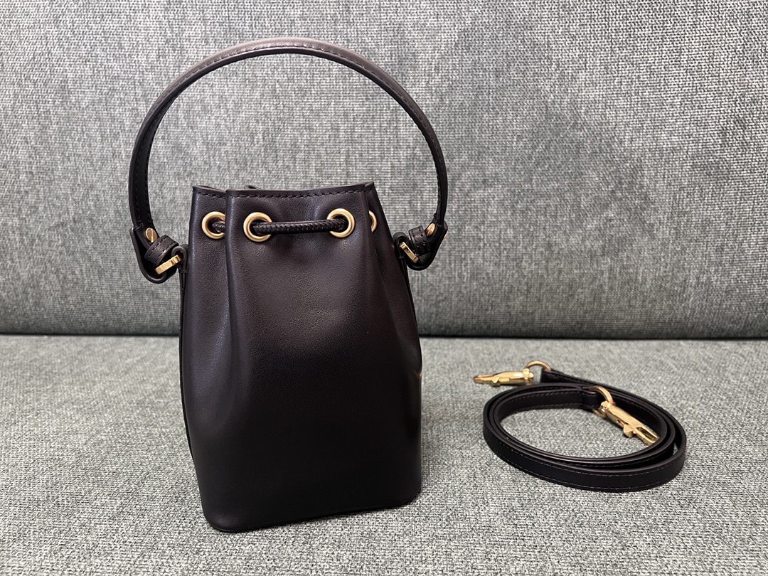 Valentino GARAVANIVLOGO SIGNATURE Bag-12*18*10CM