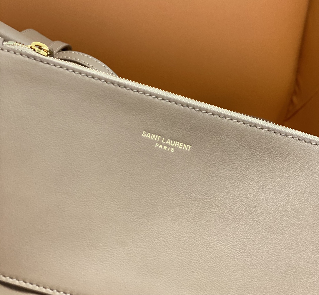 Y*L hobo bag-44×33×2.5cm