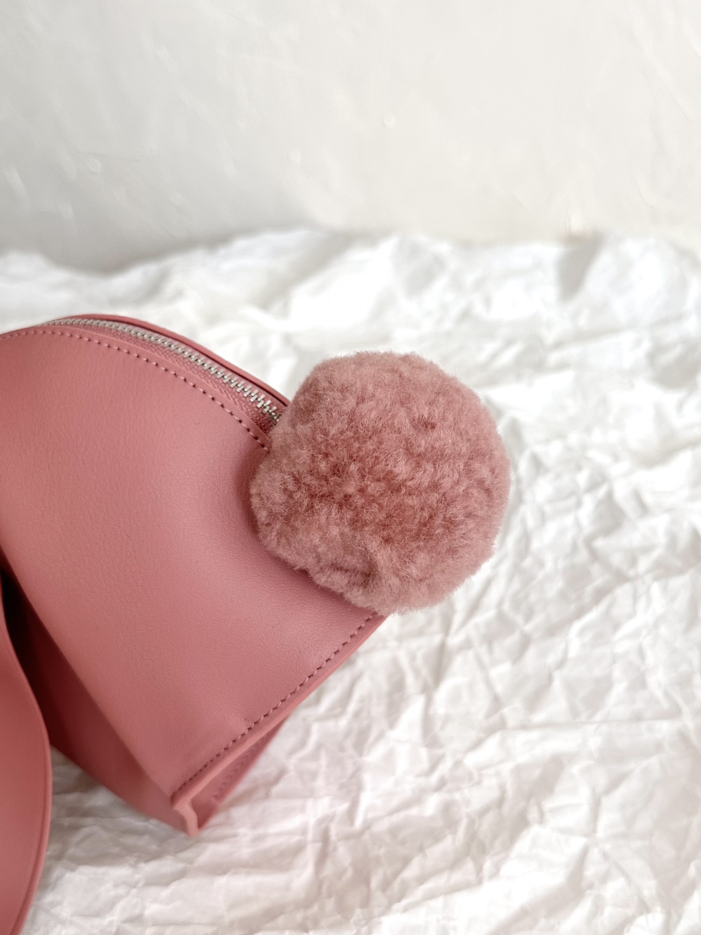 L0ew* bag-18.5*16*9cm