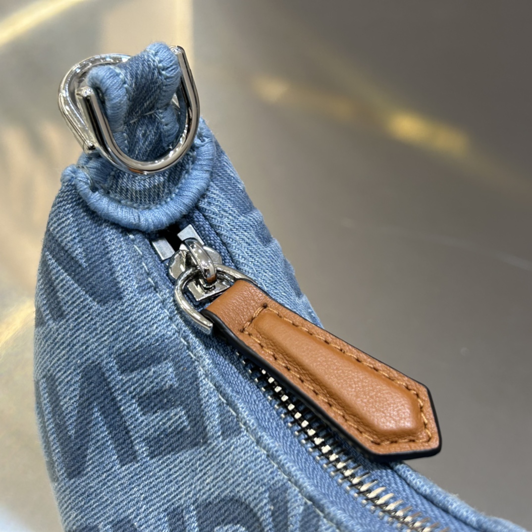 F**di praphy-16.5x14x5cm