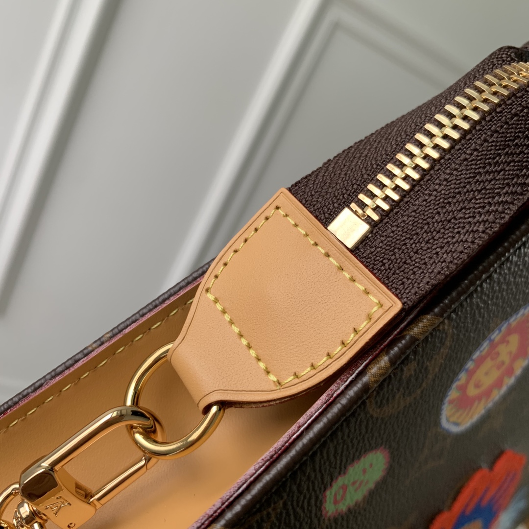 l0*is V*t0n x yk toiletry pouch on chain - 25 x 20 x 5.5 cm