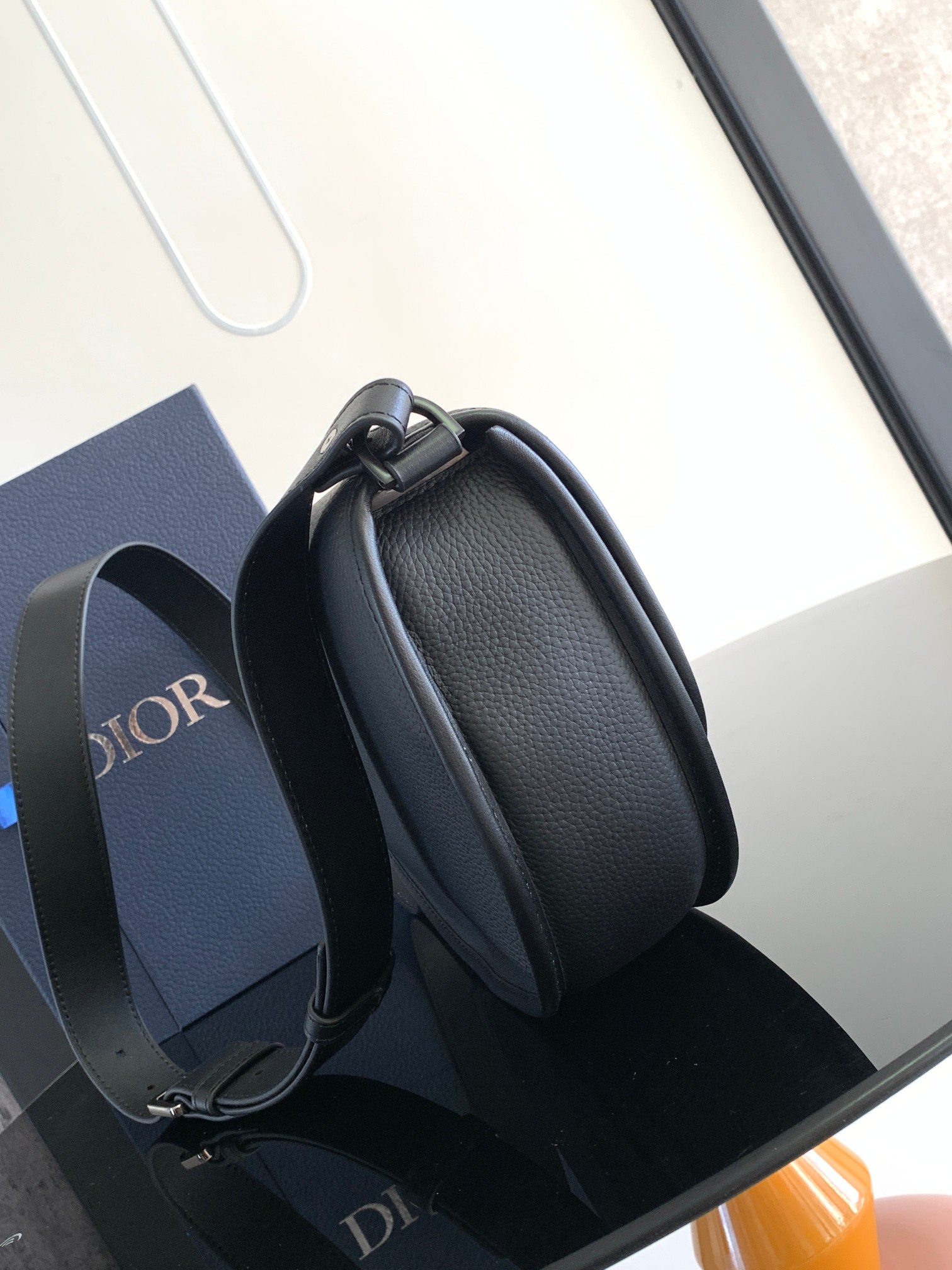 D*or gallop messenger bag-28 x 22 x 7 cm