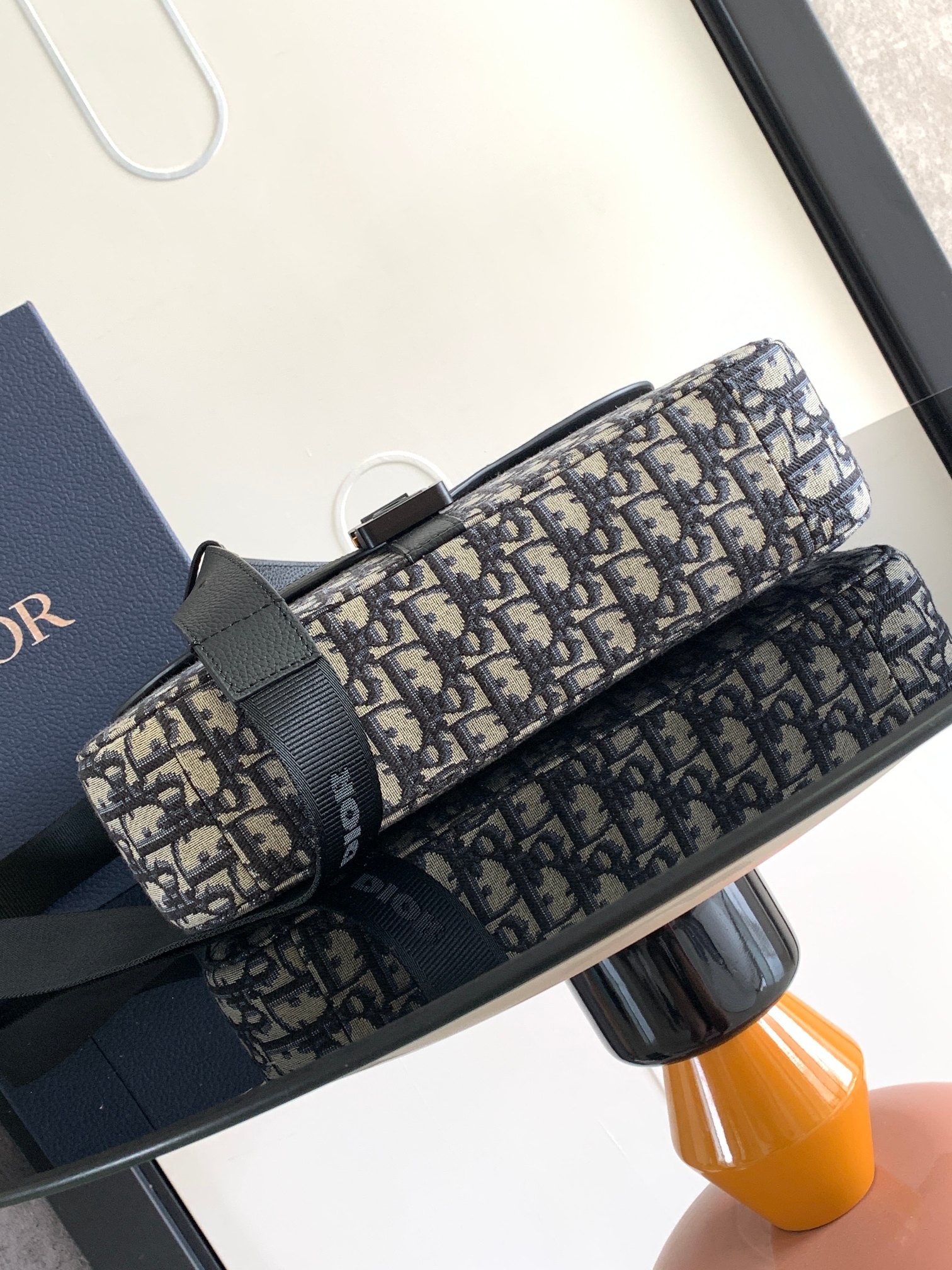 D*or saddle messenger bag-31 x 23 x 8cm