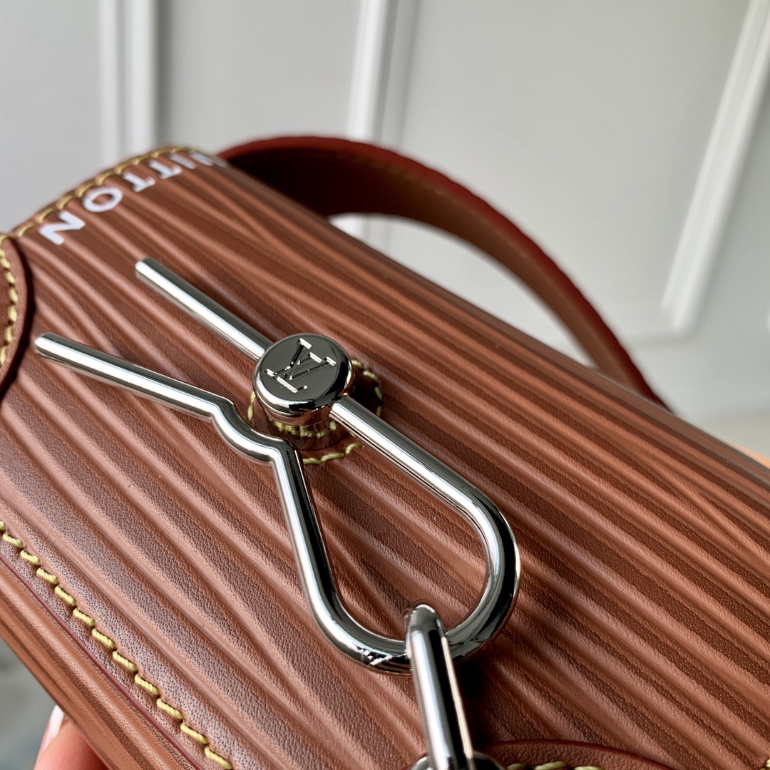 l0*is V*t0n micro steamer bag-13*8*4.5cm