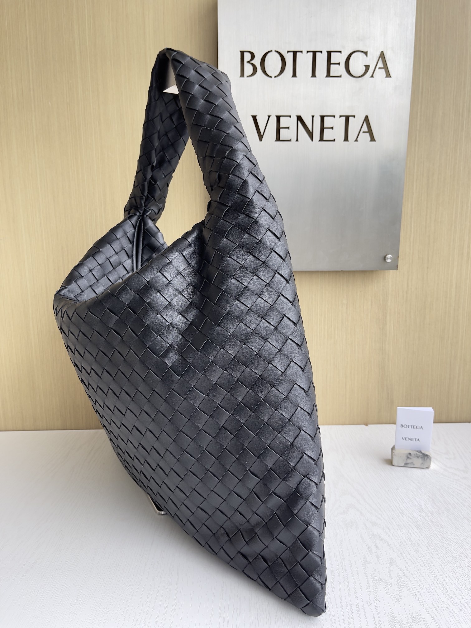 bo*te*ga Ve*ne*ta hop bag-53*24*13cm