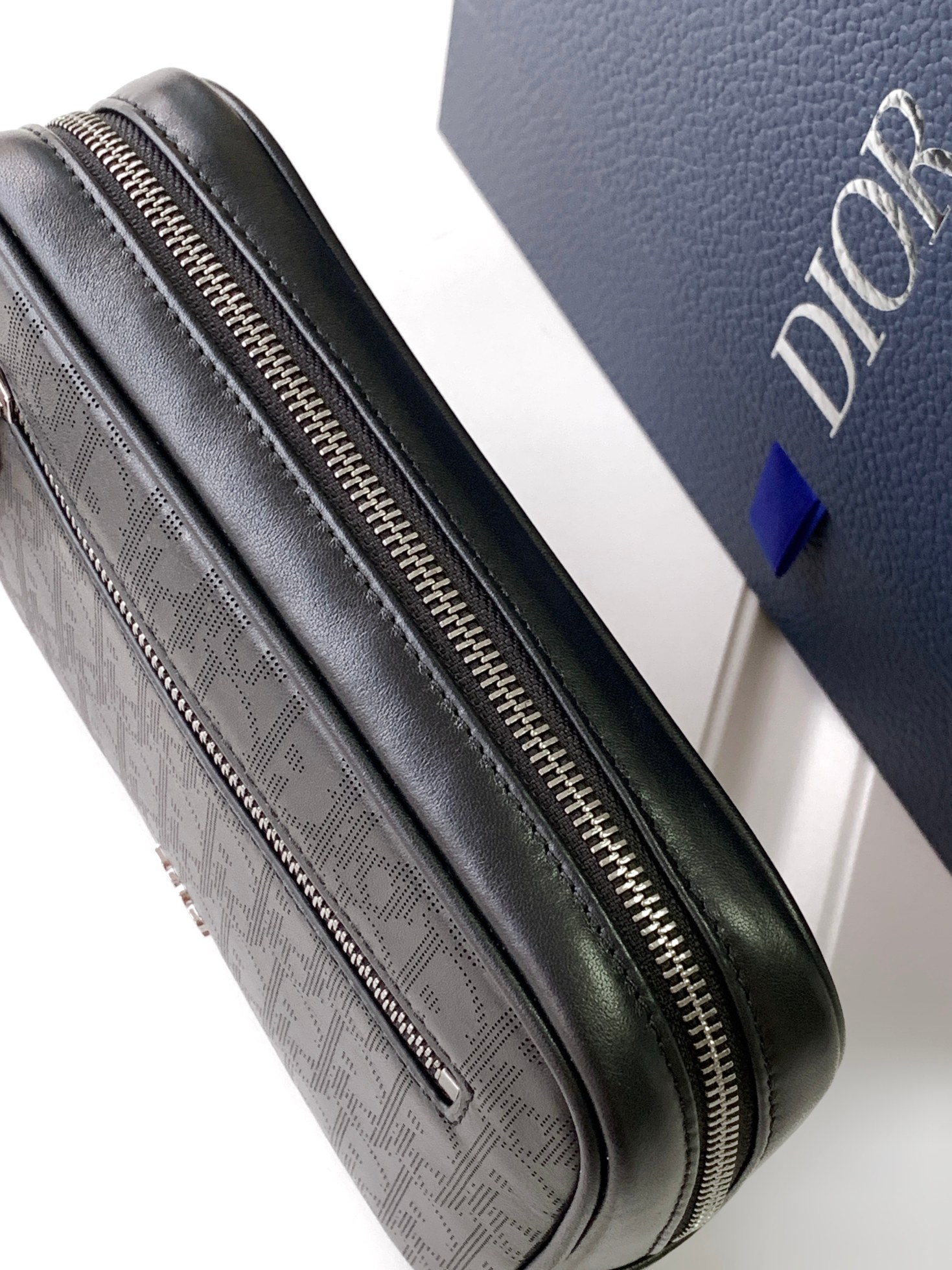 D*or pouch-24 x 15.5 x 5.5cm