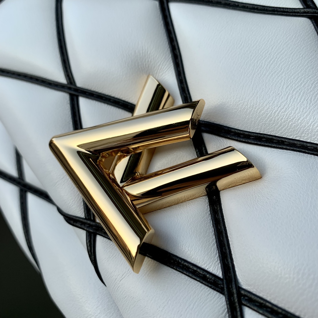 l0*is V*t0n go-14 bag-m22891-23.0 x 16.0 x 10cm