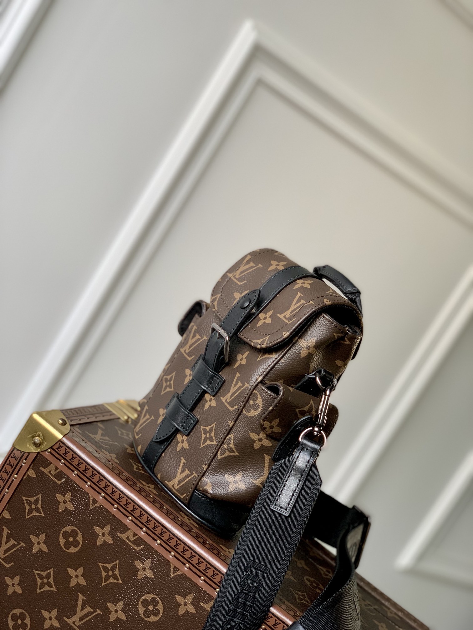 l0*is V*t0n nano christopher bag-14 x 19 x 6cm