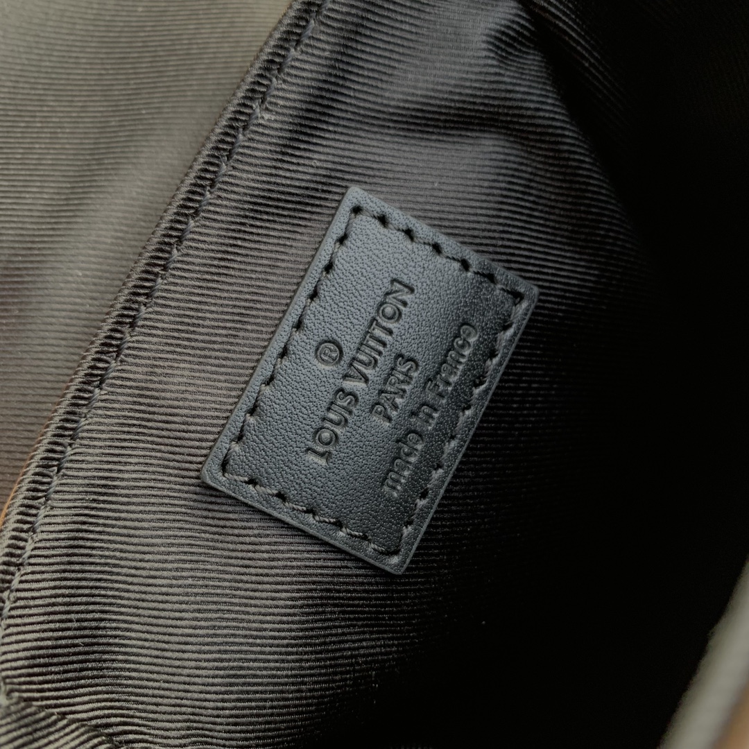 l0*is V*t0n nano christopher bag-14 x 19 x 6cm