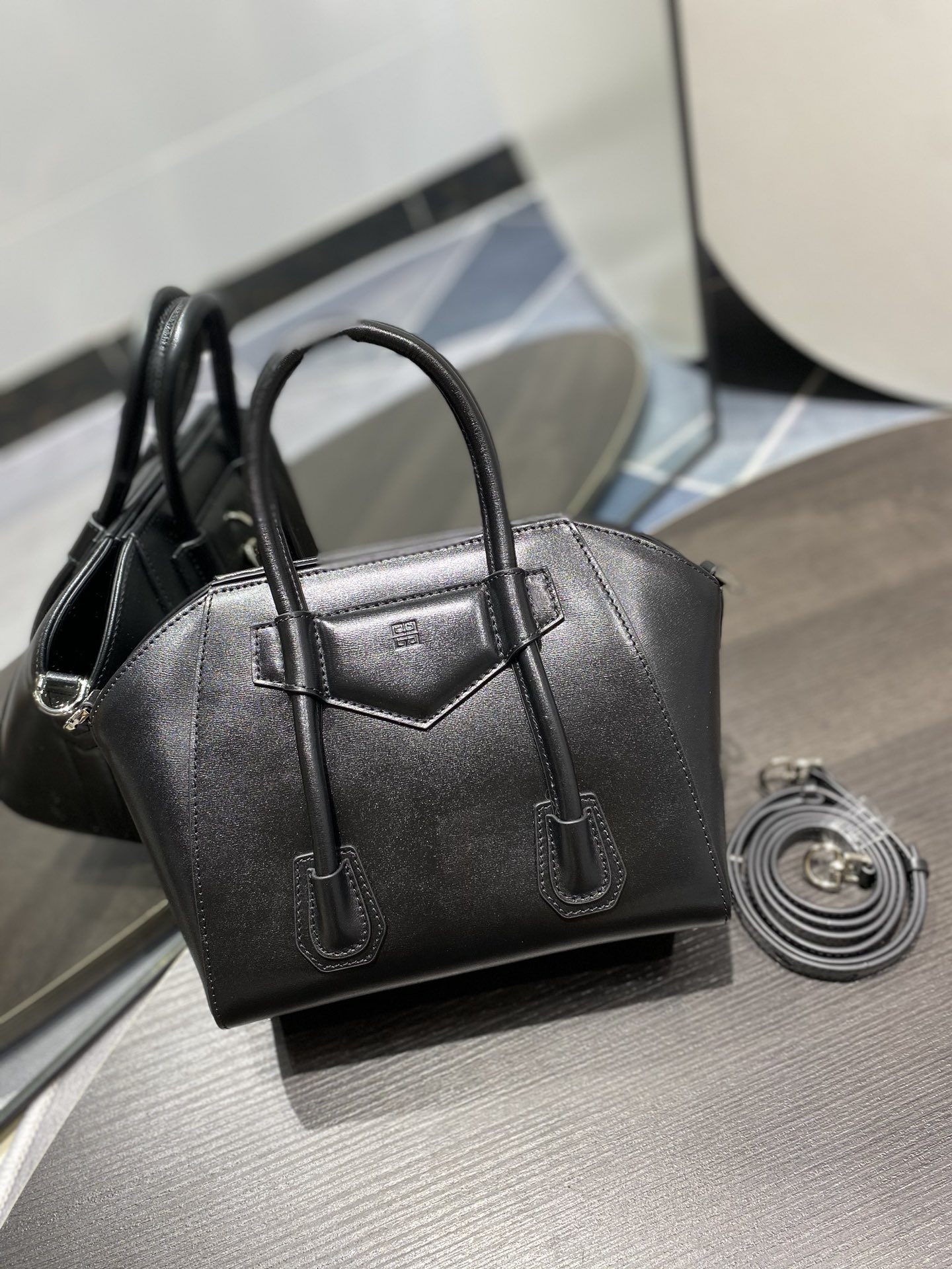 Givenchy Antigona Tote-22*20*13CM