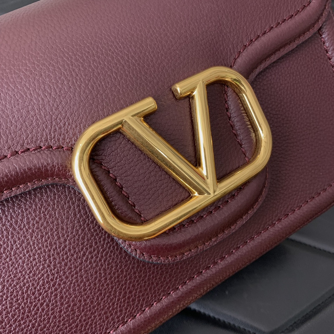 Valentino Garavani Allnite Bag-23.5✖️18✖️8CM