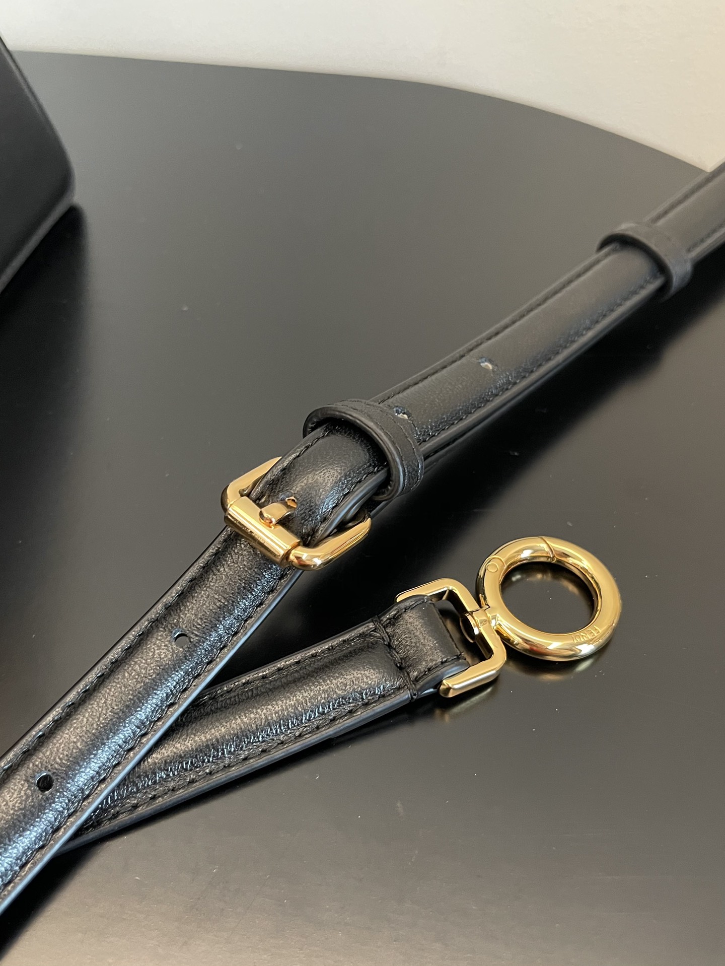 F**di peekaboo iseeu bag-20x11x15cm