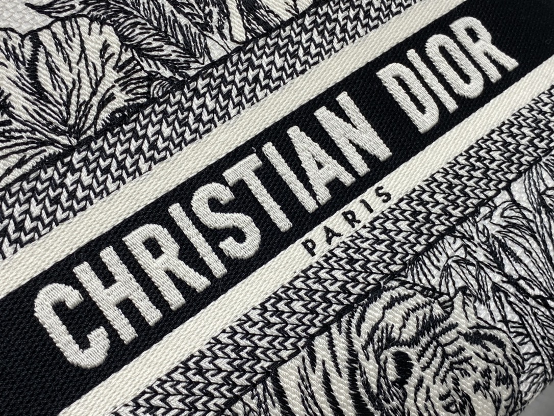 lady D*or handle bag-24cm