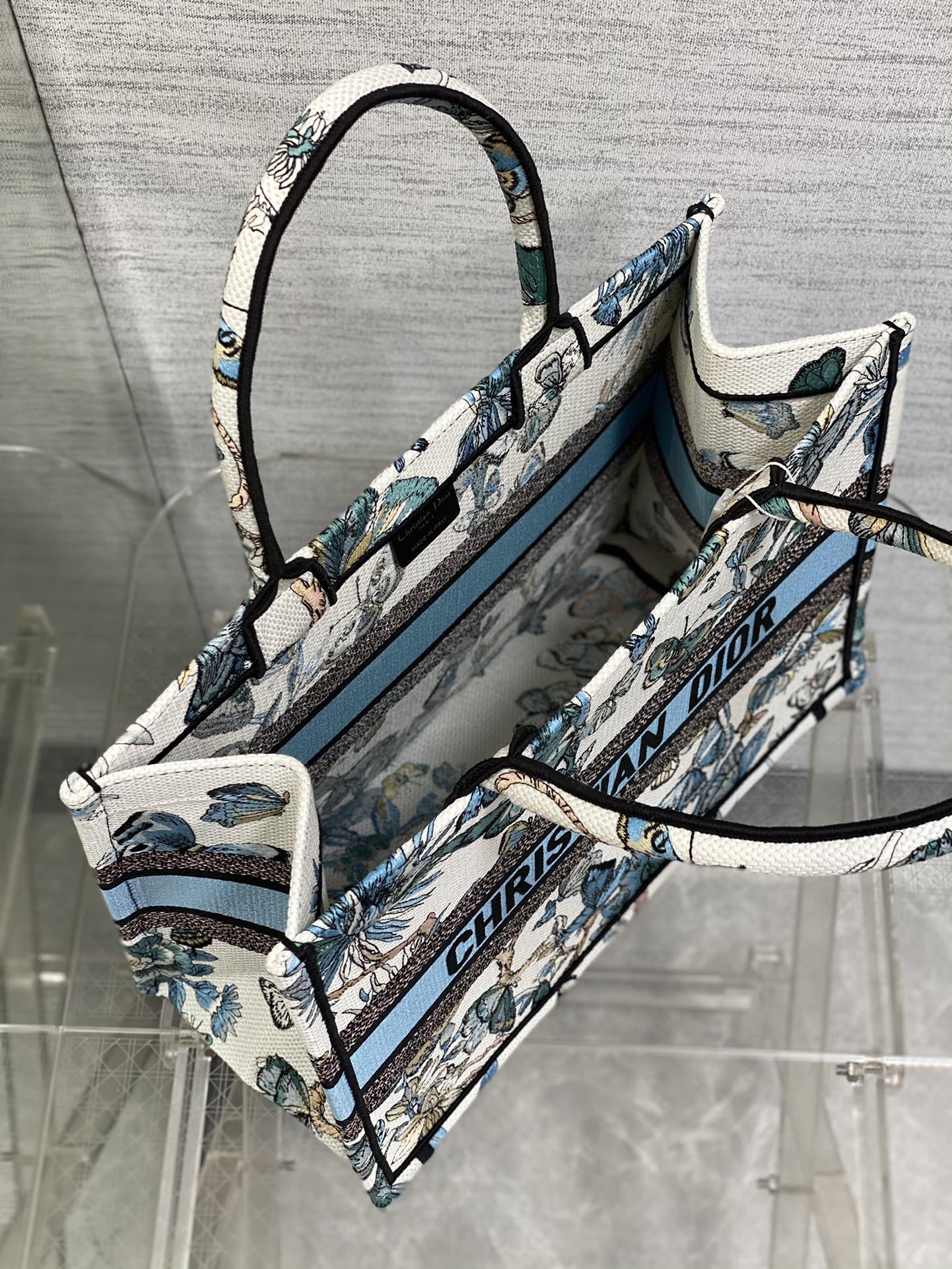 D*or small book tote-36.5cm