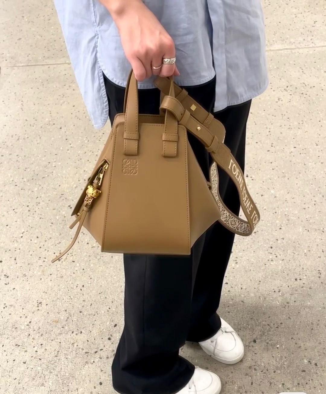 L0ew* hammock bag-19.5*14.4*20.8cm