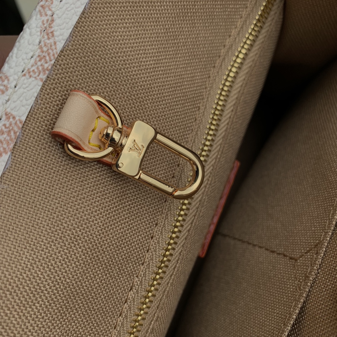 l0*is V*t0n onthego handbag-25*19*11.5 cm