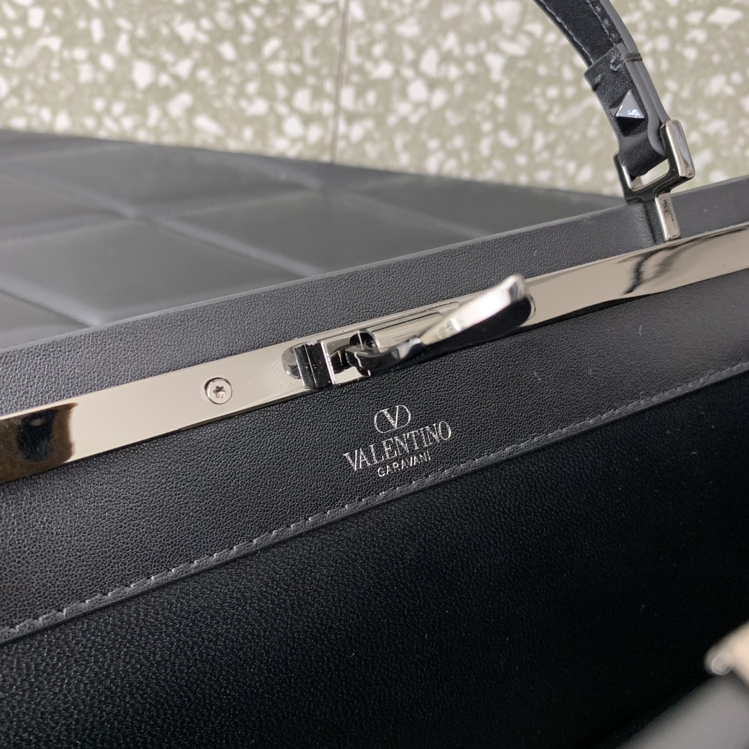 Valentino Garavani Rockstud 23 Bag-28*14*8CM