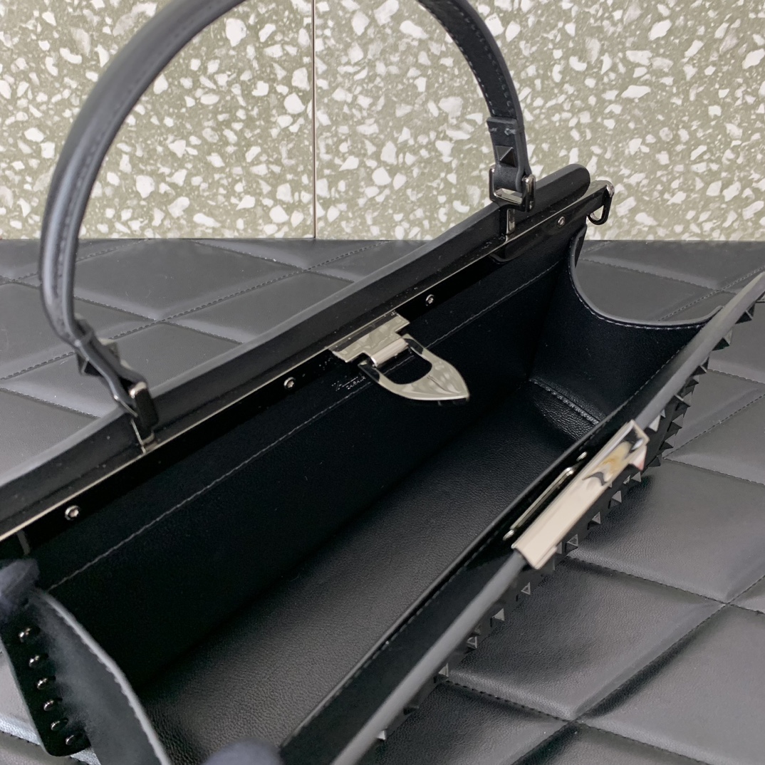 Valentino Garavani Rockstud 23 Bag-28*14*8CM