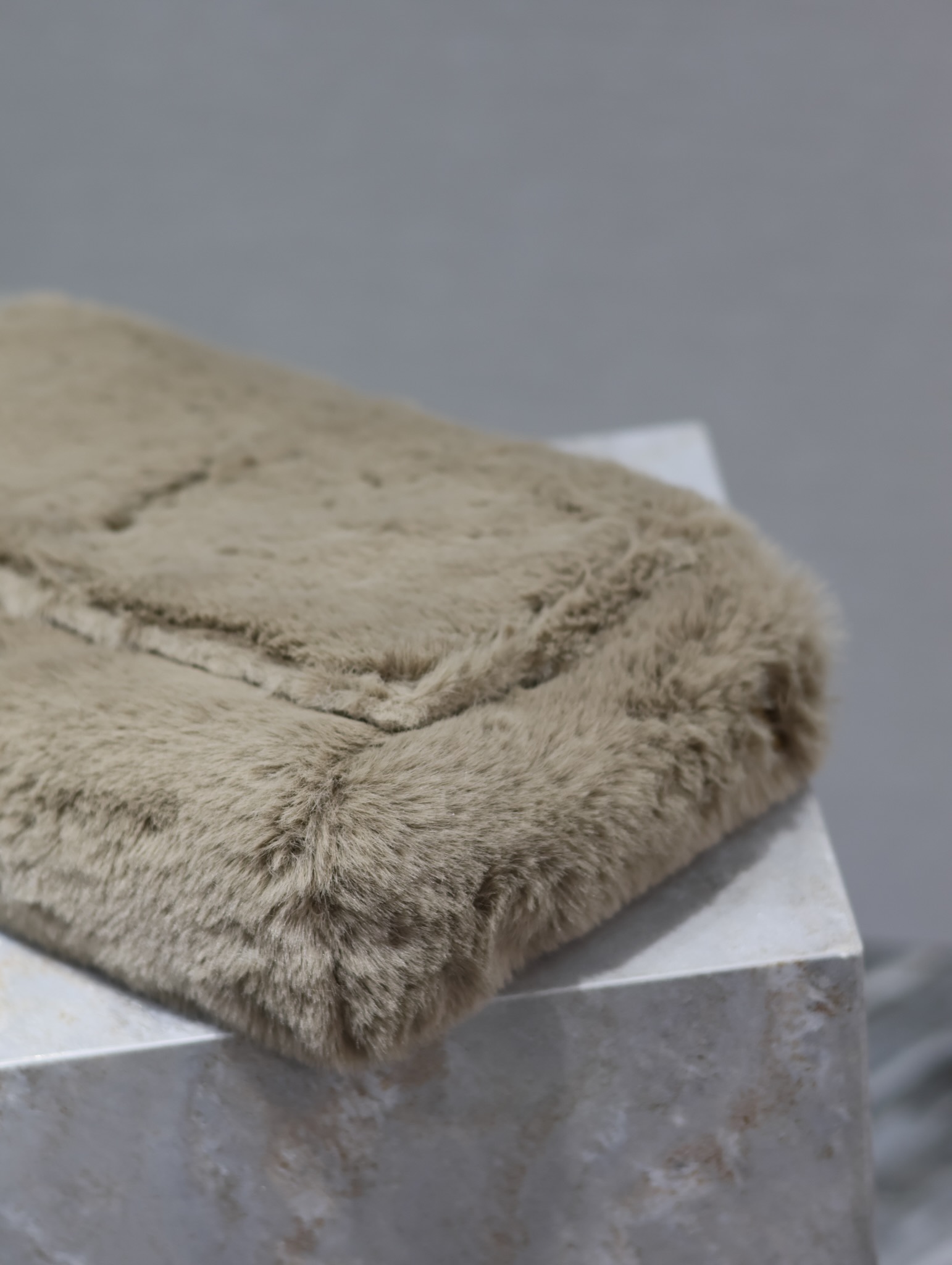 Y*L kate with raffia-28.5×20×6cm