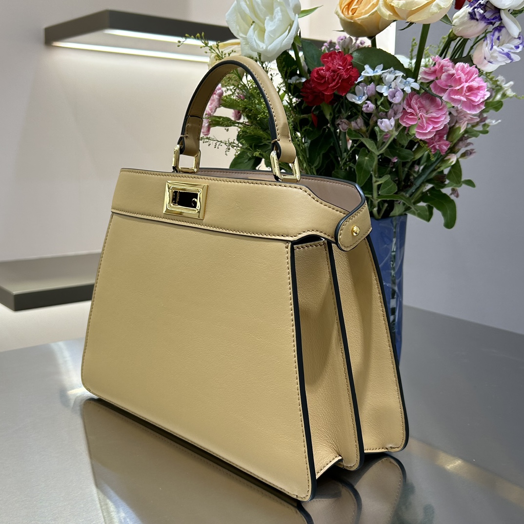 F**di peekaboo iseeu bag-33x25x13cm