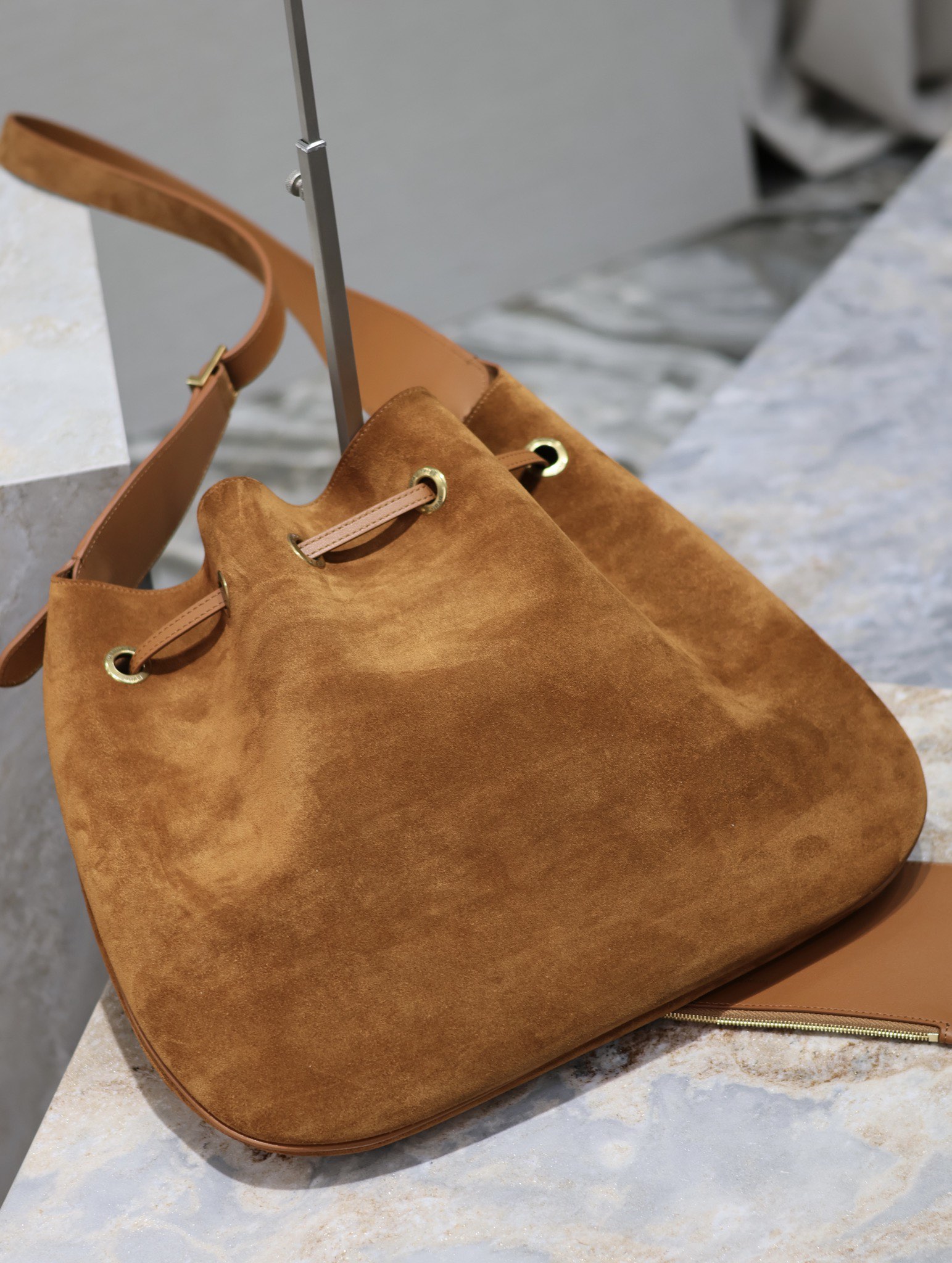 Y*L flat hobo bag-44×33×2.5cm