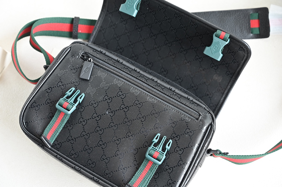 g*u*i gg S*p*e message bag-27*20*10cm