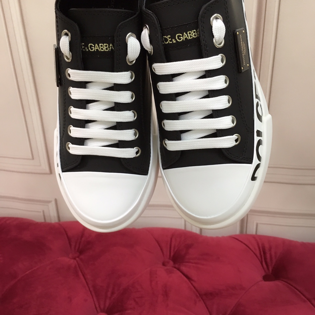 DOLCE & GABBANA Sneakers