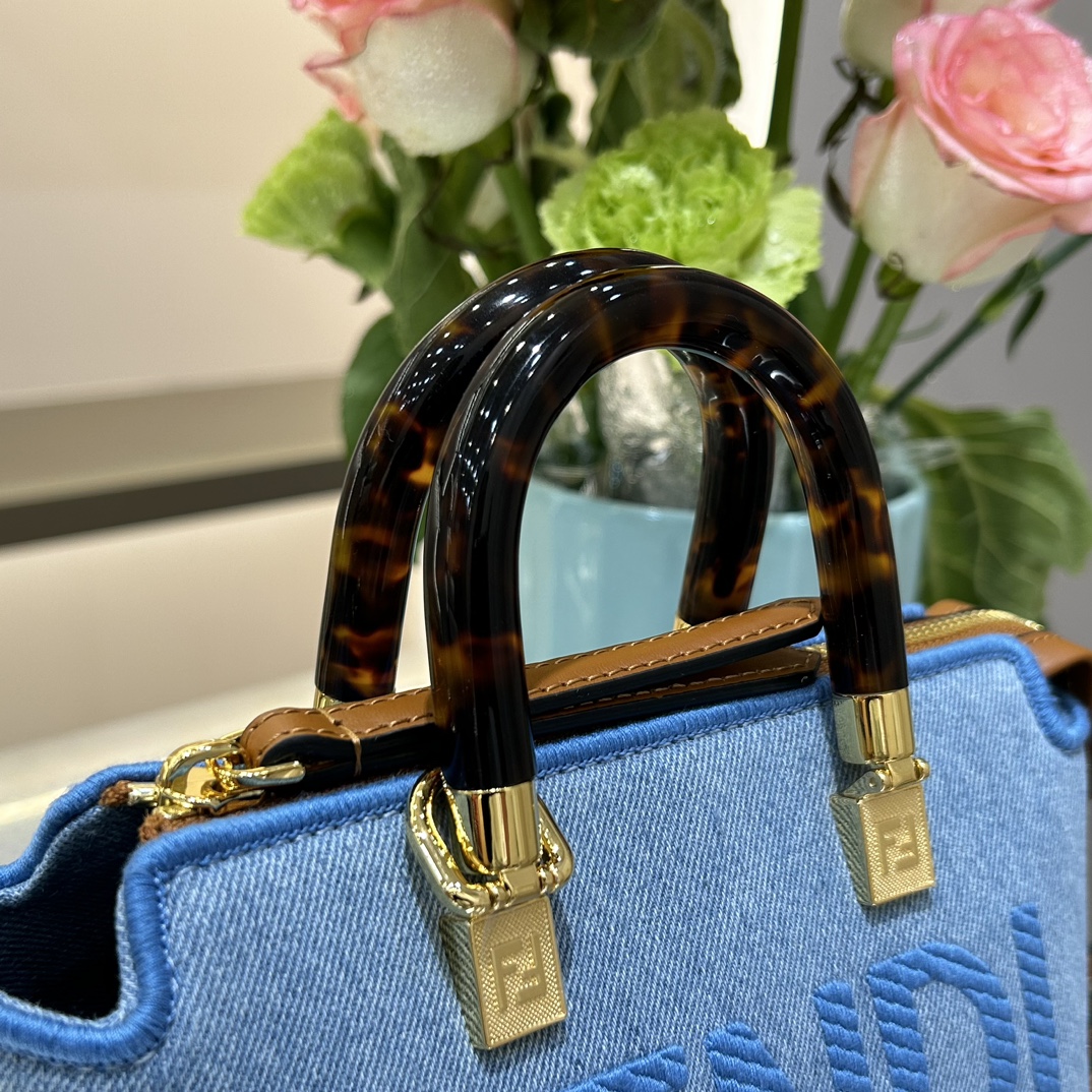 F**di mini bythe way bag-17x18x8cm