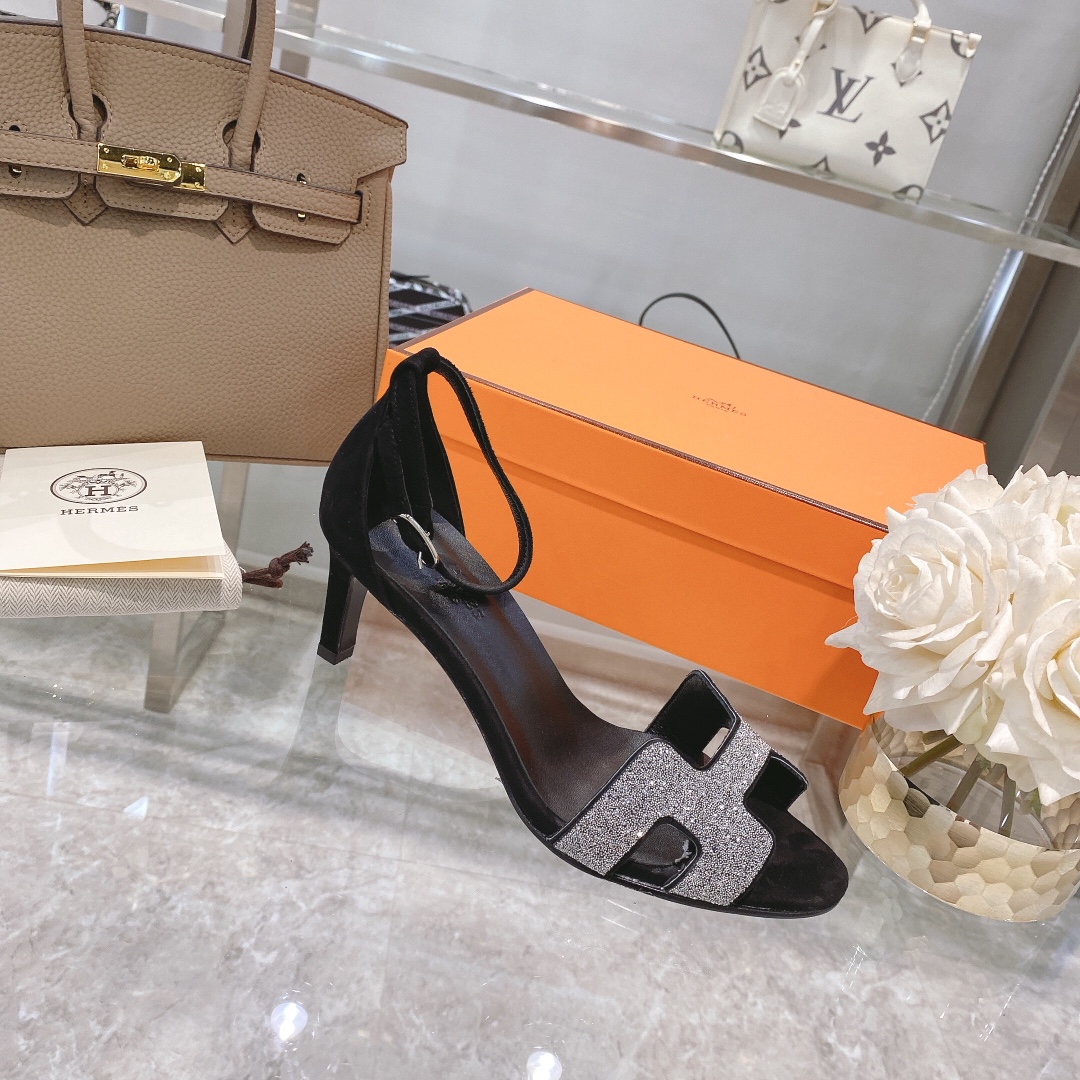 H**mes sandals