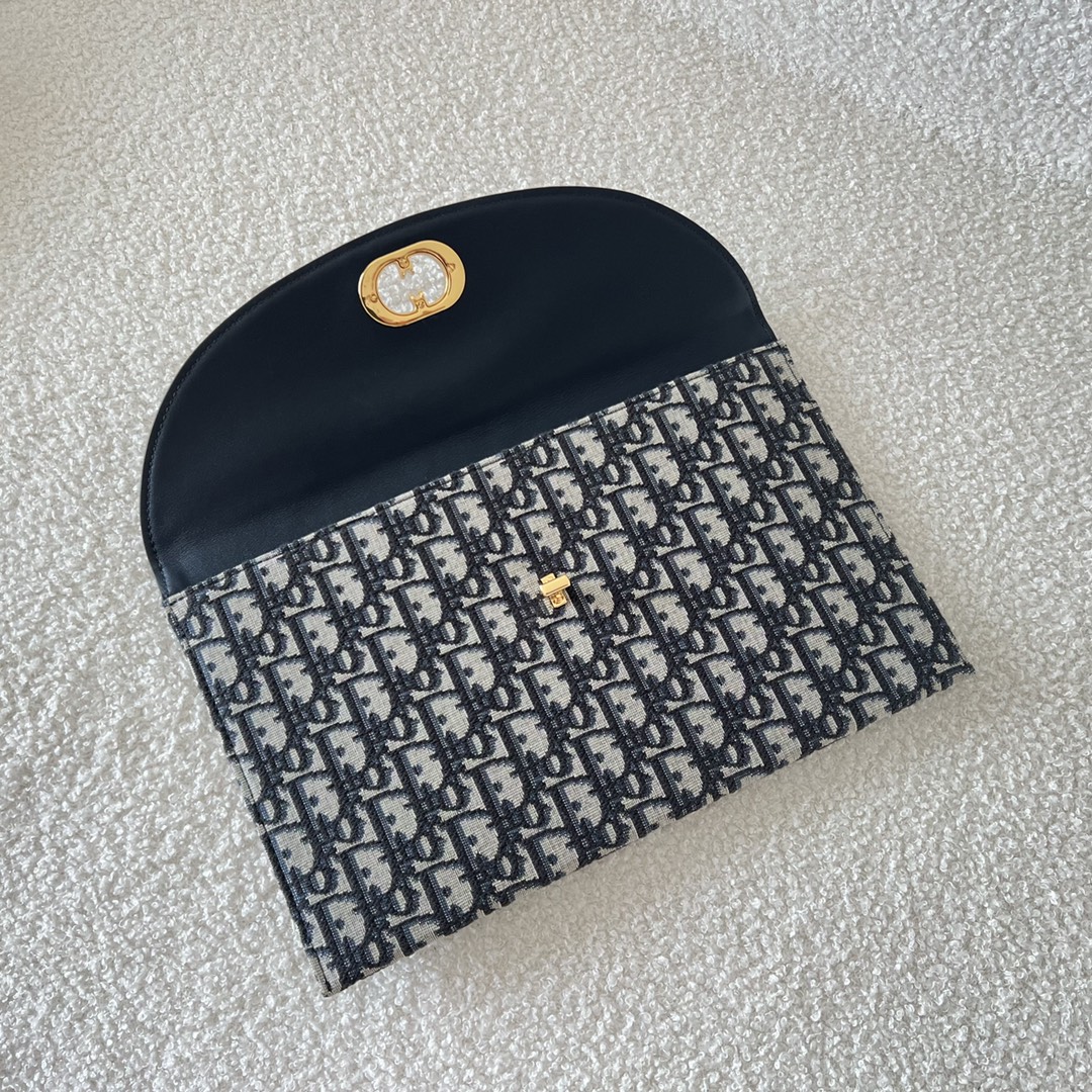 D*or 30 montaigne avenue pouch- 30*18*2cm