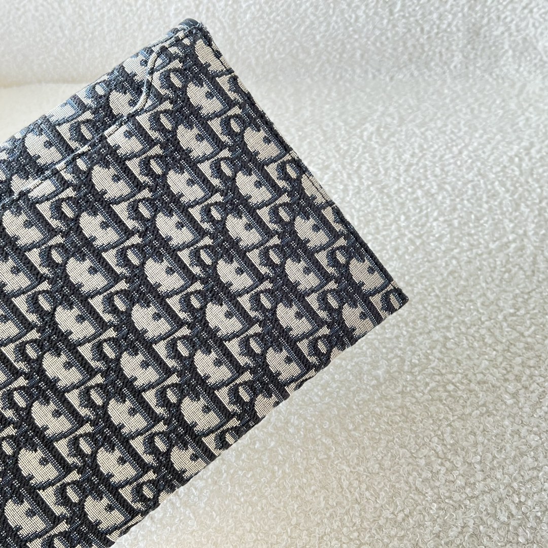 D*or 30 montaigne avenue pouch- 30*18*2cm