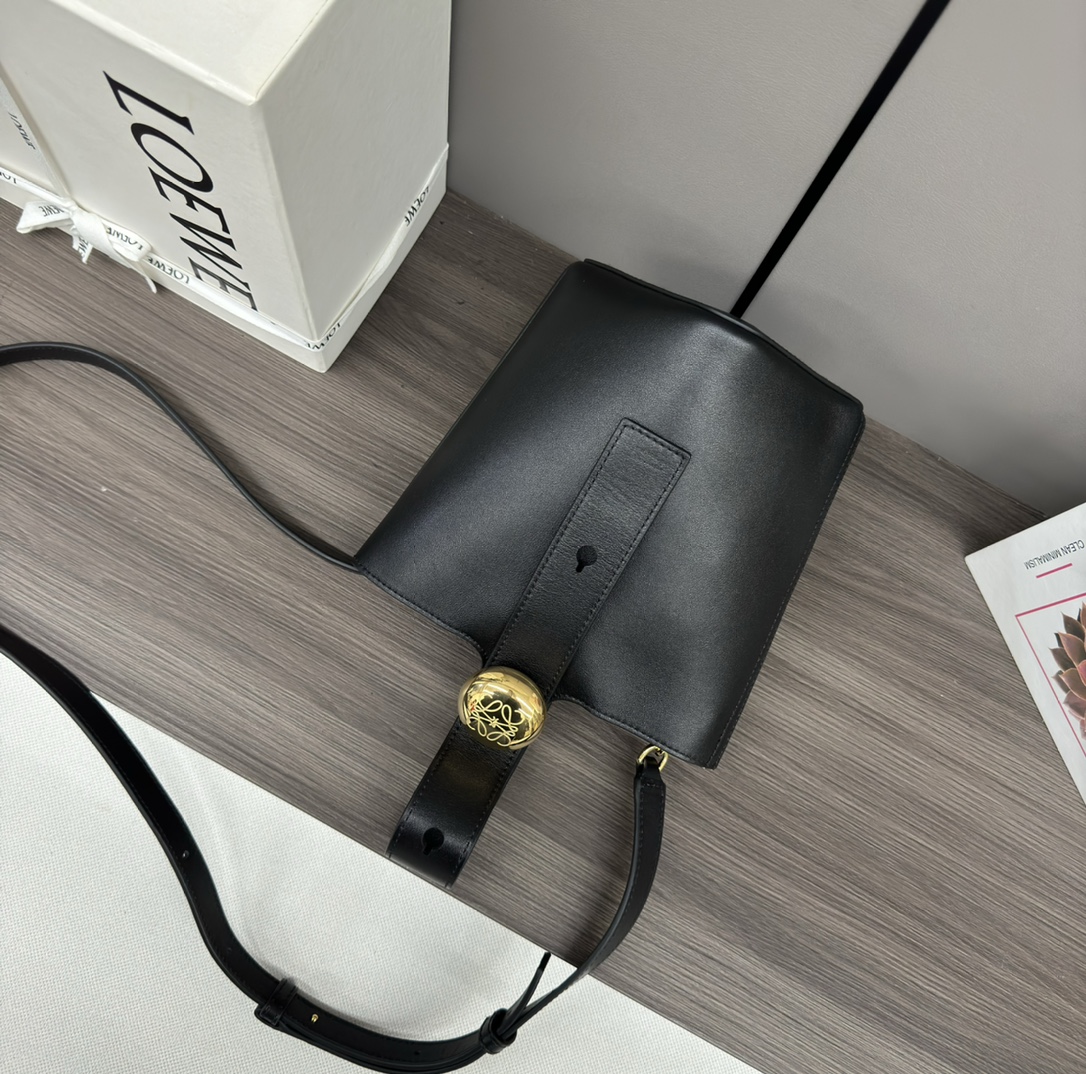 L0ew* mini pebble bucket bag-16*16*19.5cm