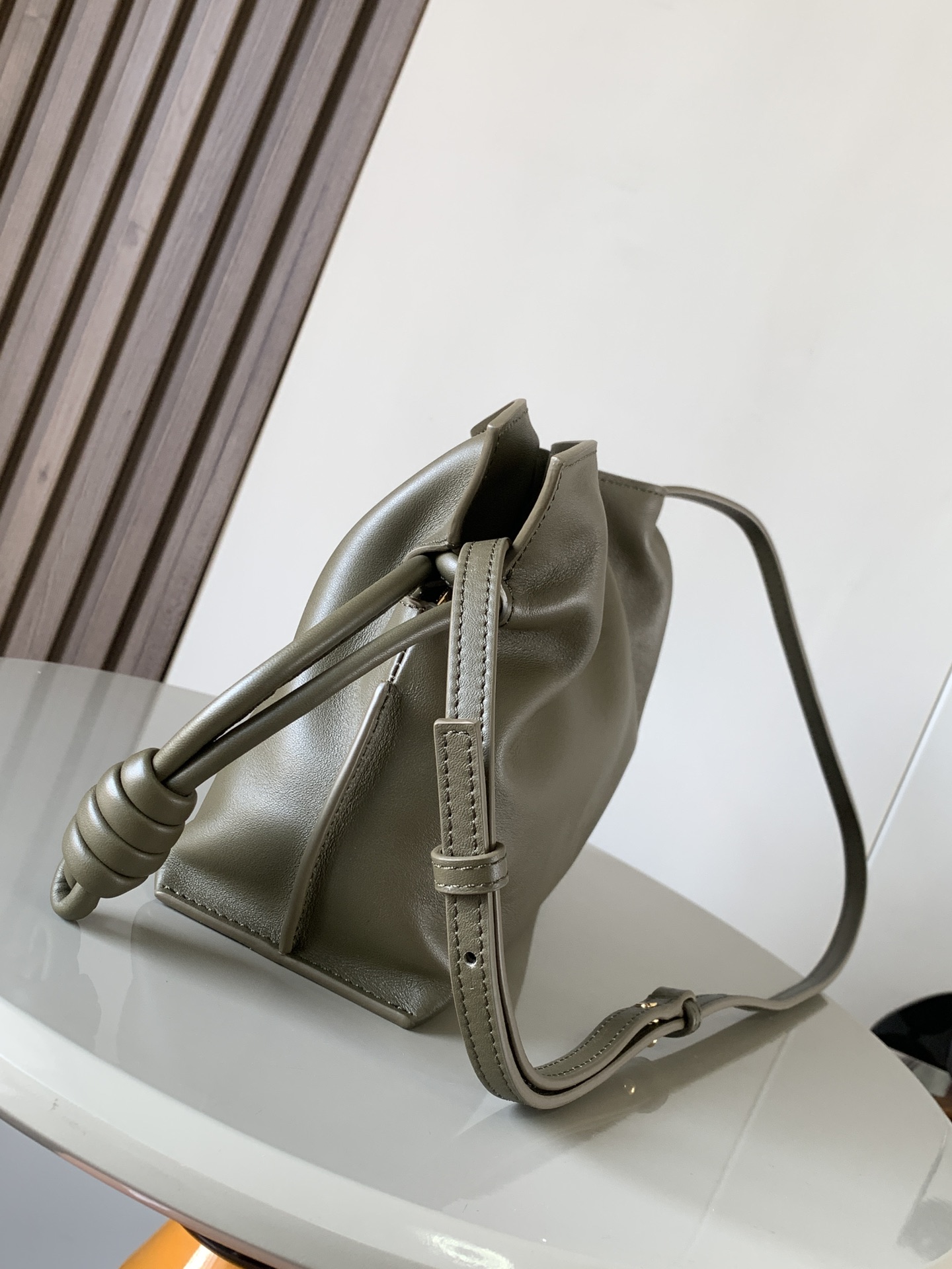 L0ew* flamenco-22.5*18*9cm