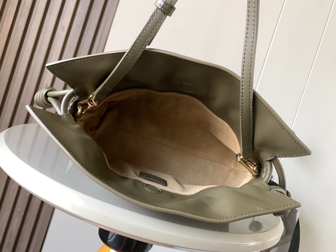 L0ew* flamenco-22.5*18*9cm