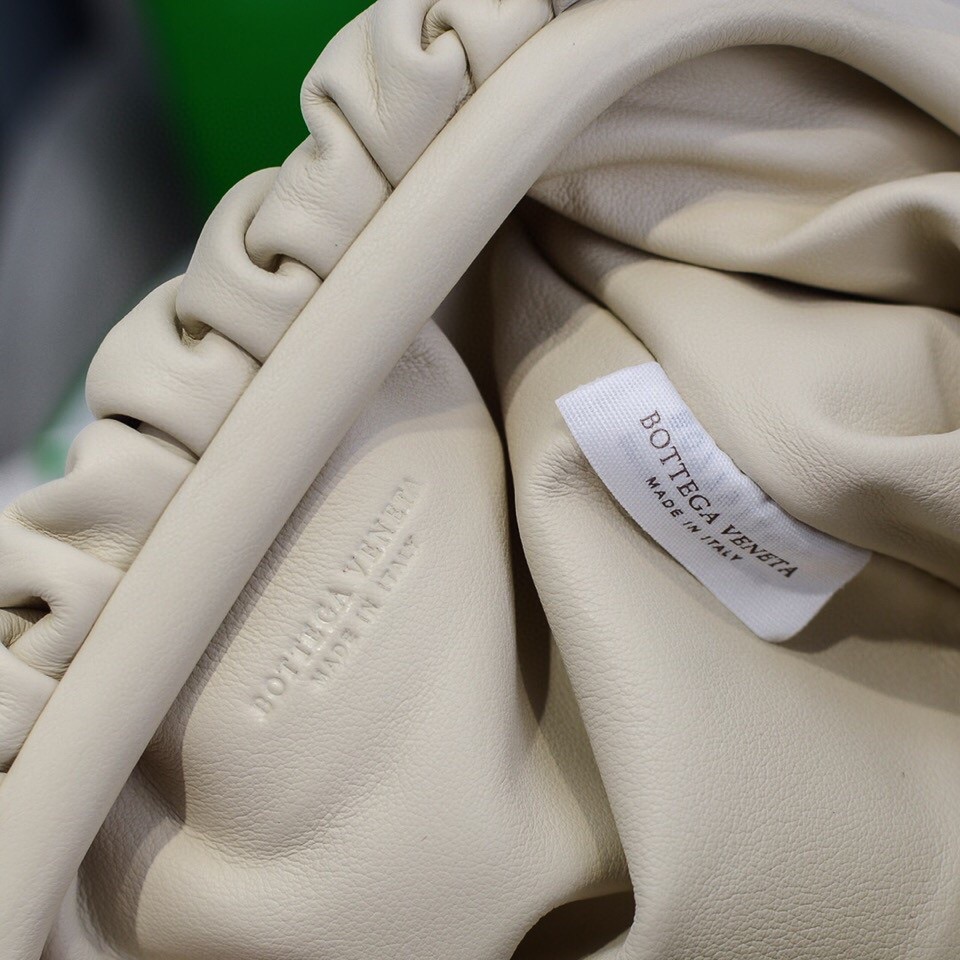 bo*te*ga Ve*ne*ta the pouch bag-22*9cm