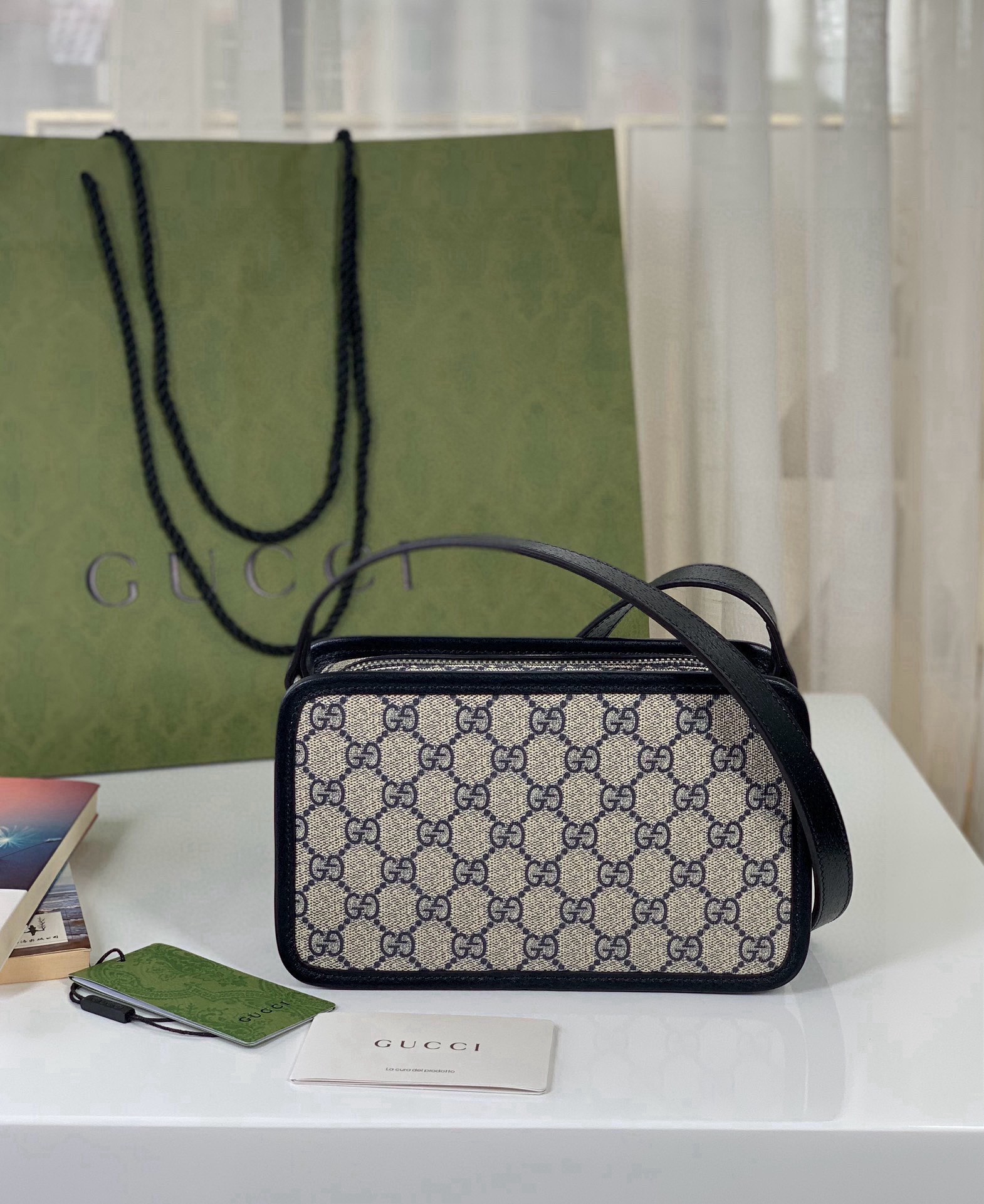 G*u*i camera bag-22.5x14x7cm